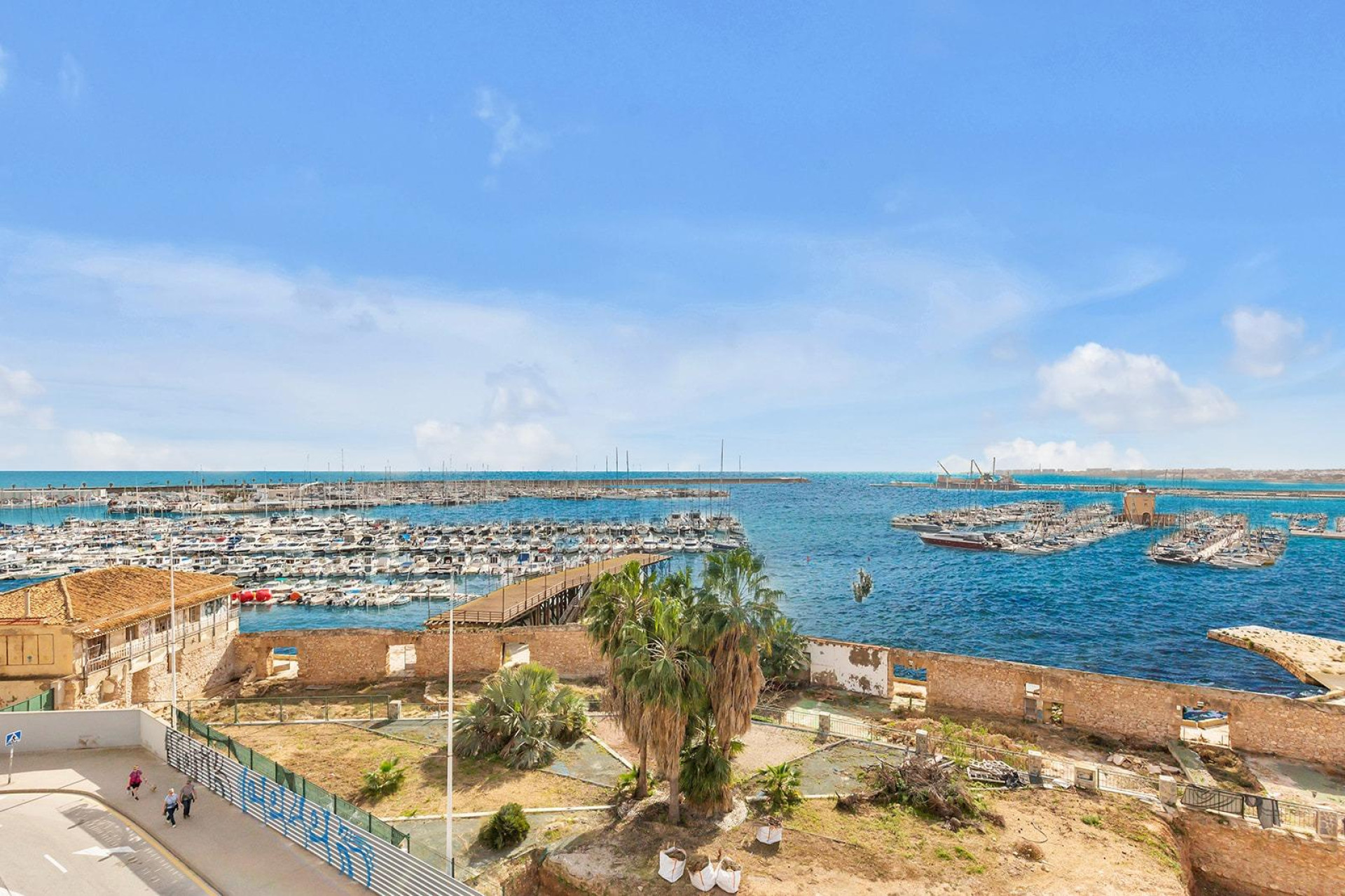 Resale - Apartment  - Torrevieja - Paseo maritimo