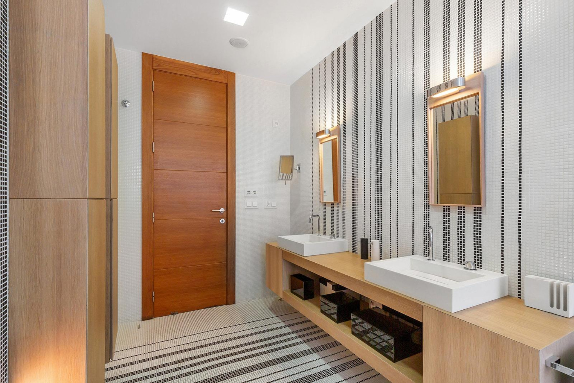 Resale - Apartment  - Torrevieja - Paseo maritimo