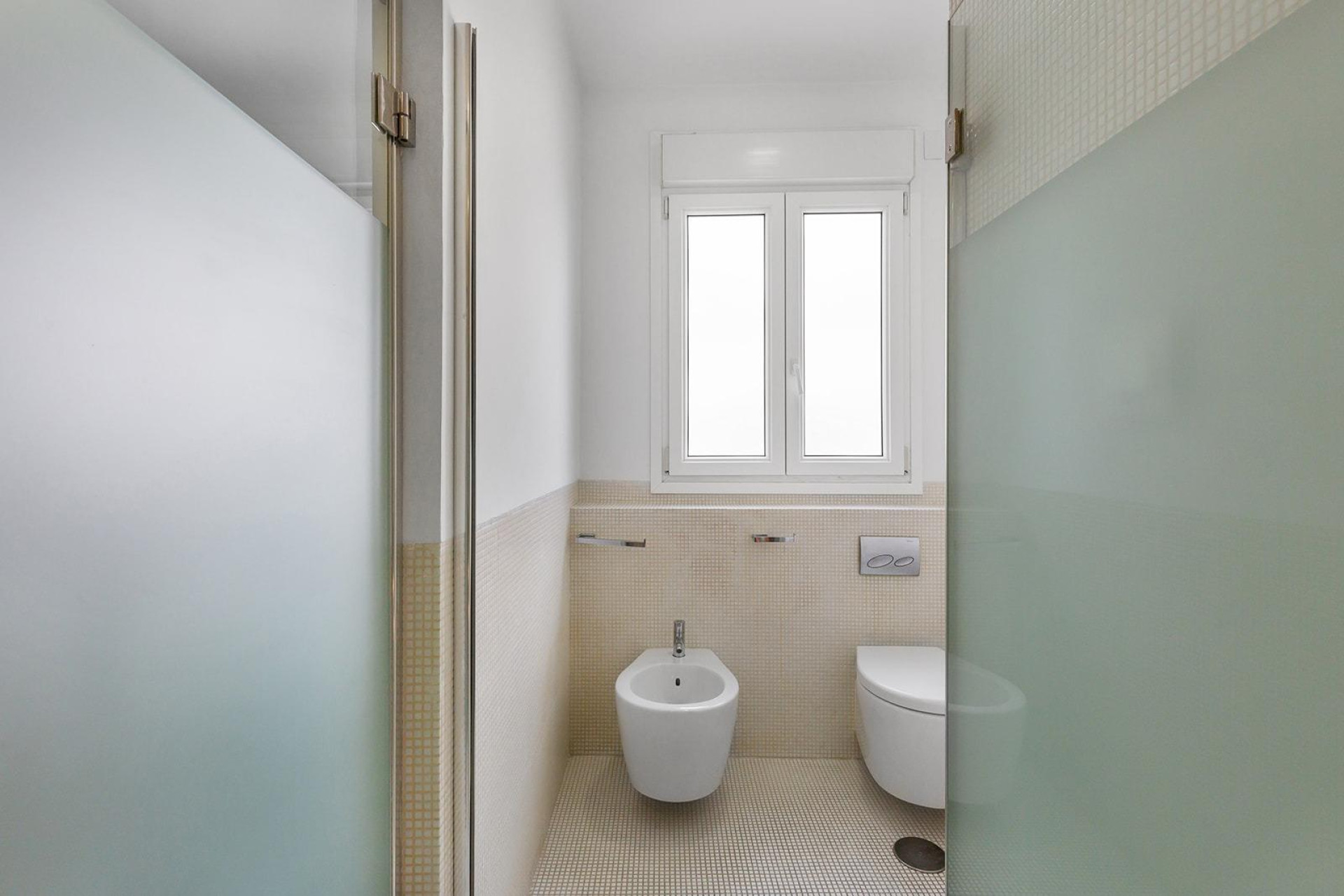 Resale - Apartment  - Torrevieja - Paseo maritimo