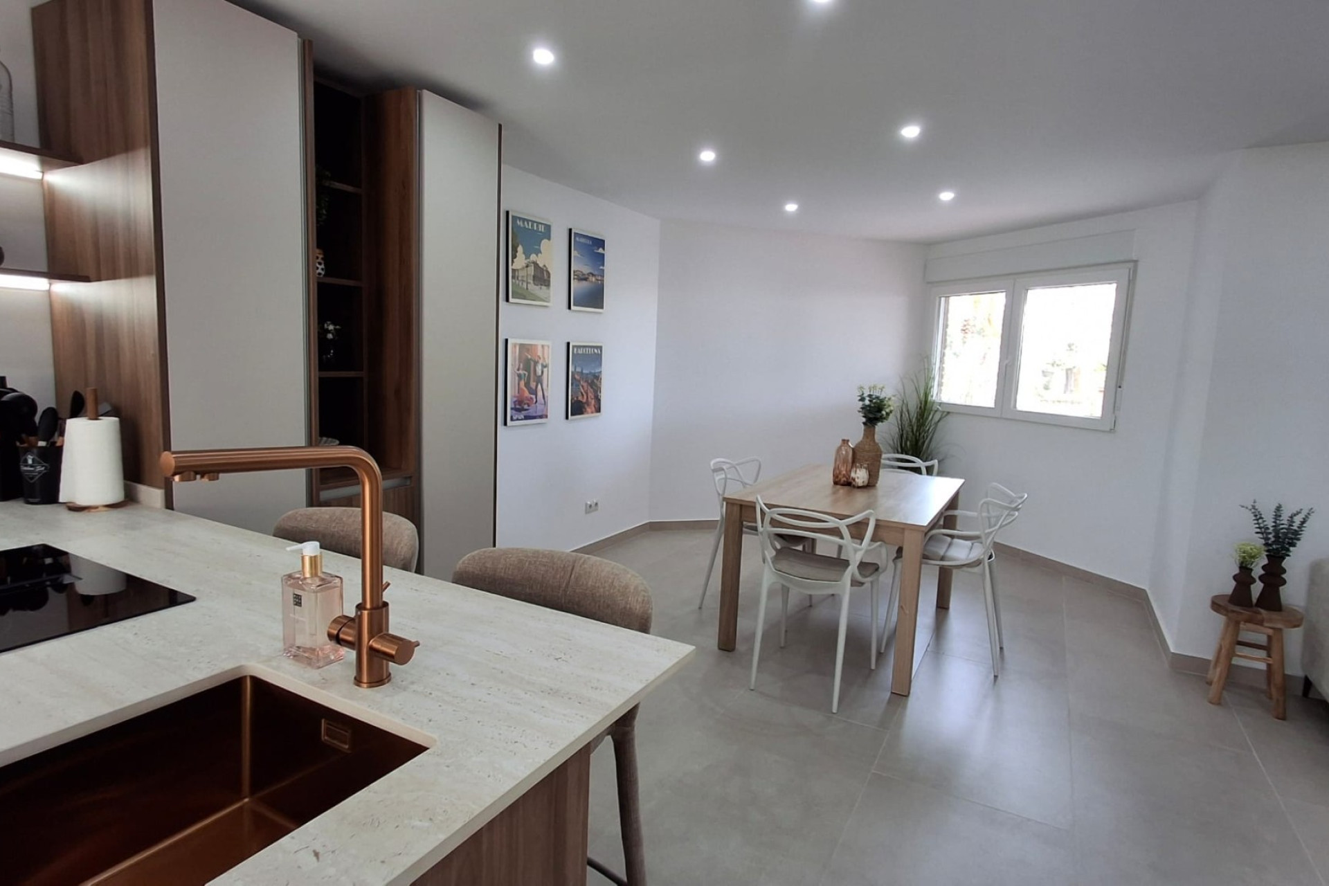 Resale - Apartment  - Torrevieja - Playa Acequion