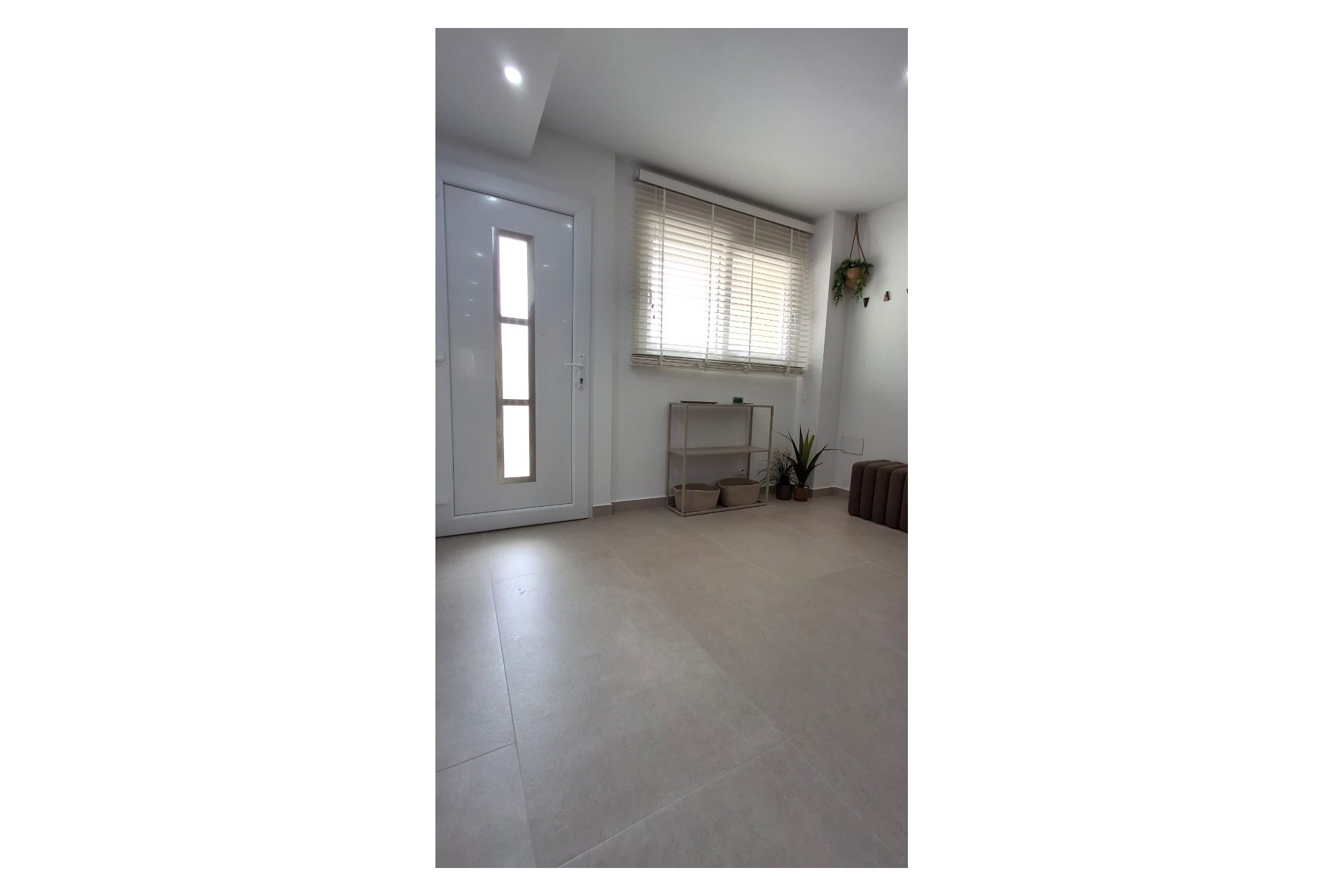Resale - Apartment  - Torrevieja - Playa Acequion
