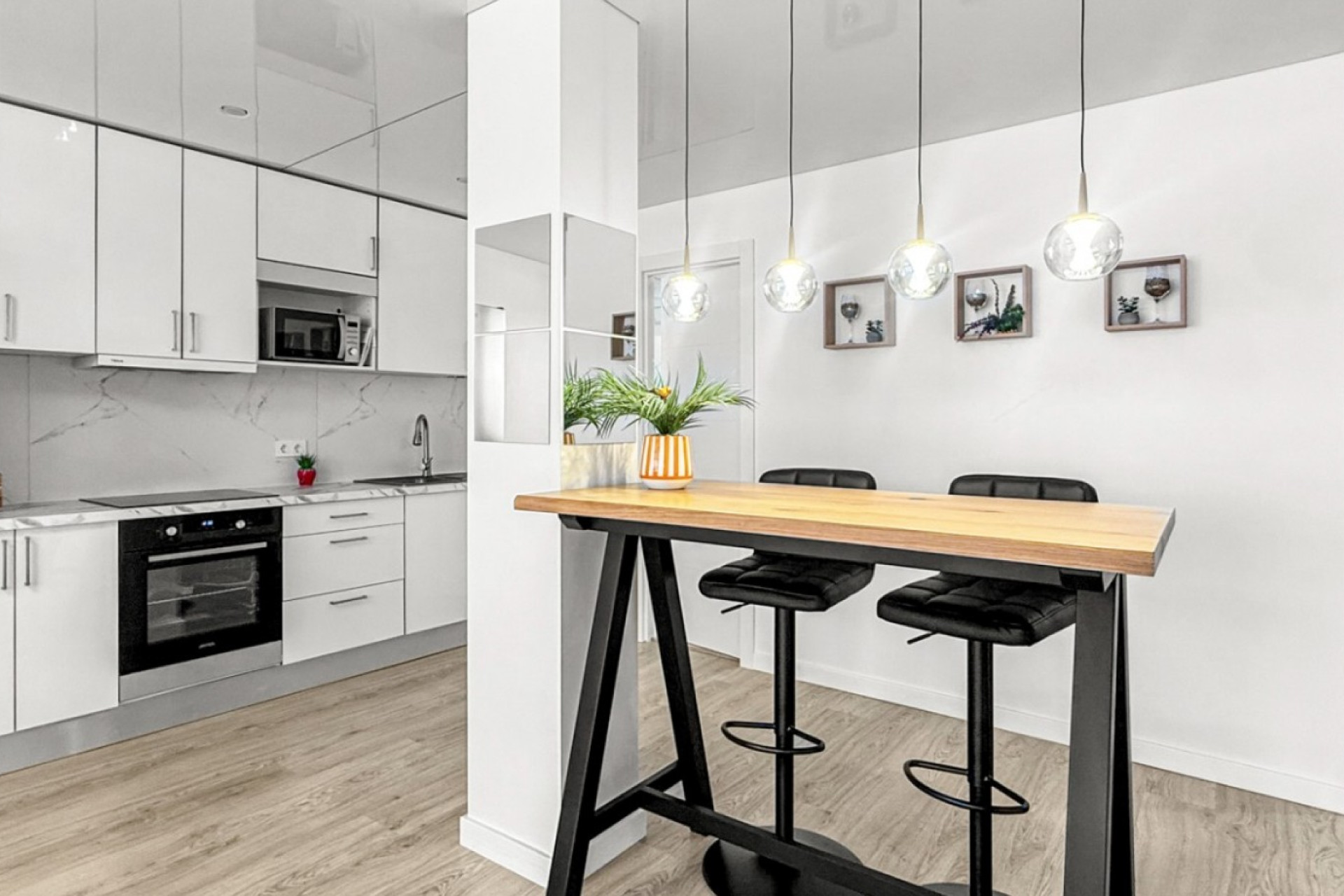 Resale - Apartment  - Torrevieja - Playa Acequion