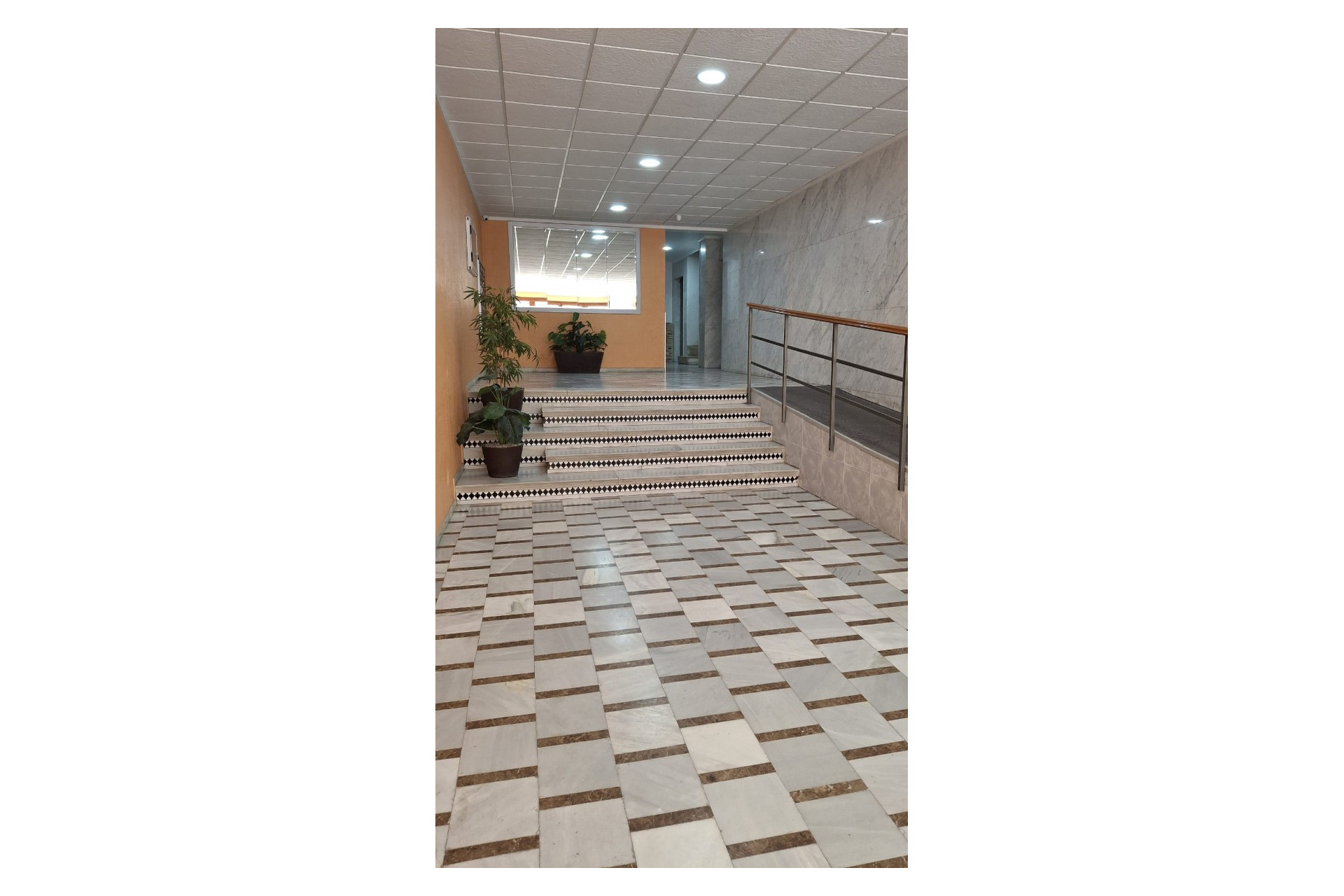 Resale - Apartment  - Torrevieja - Playa Acequion
