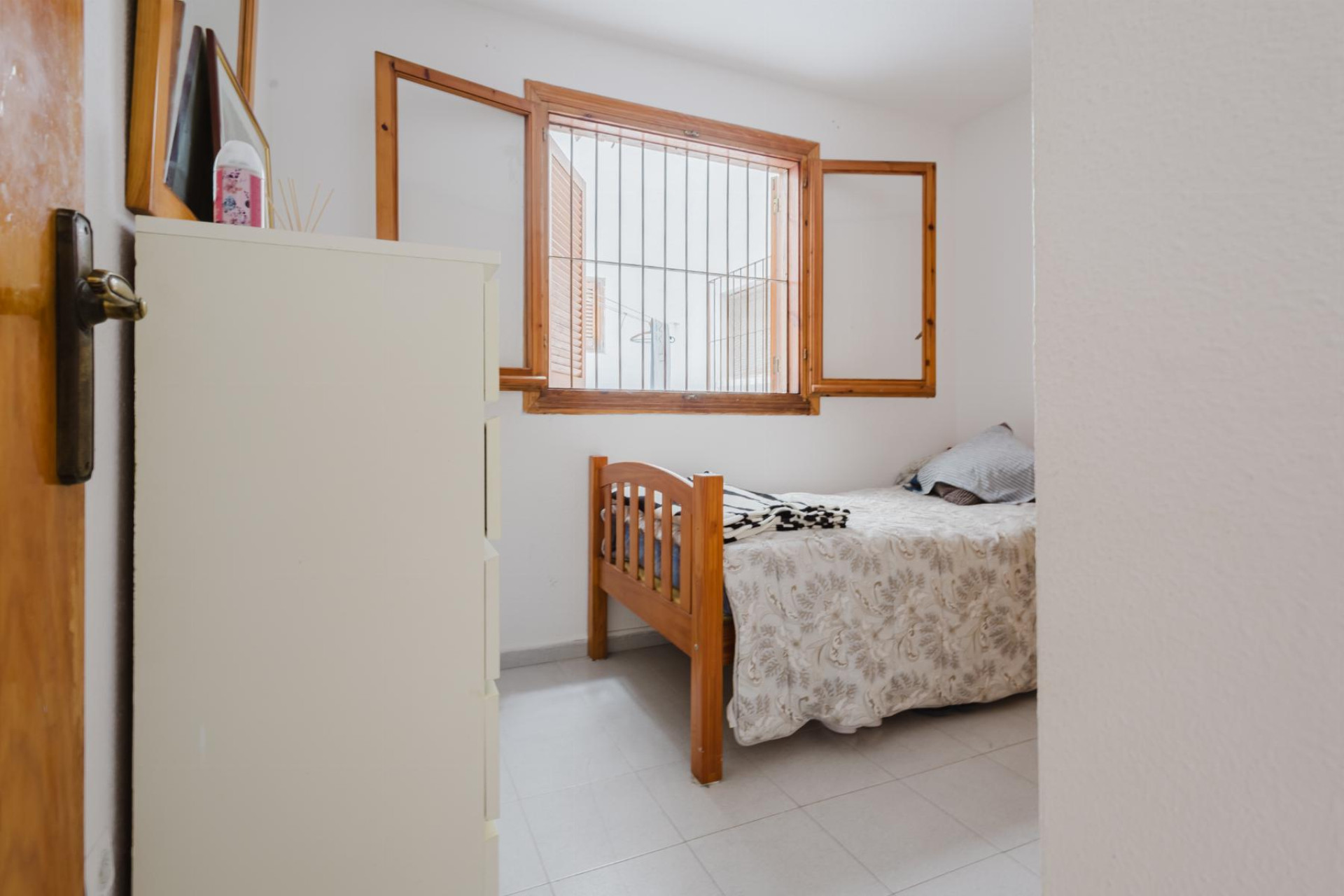 Resale - Apartment  - Torrevieja - Playa de La Acequion