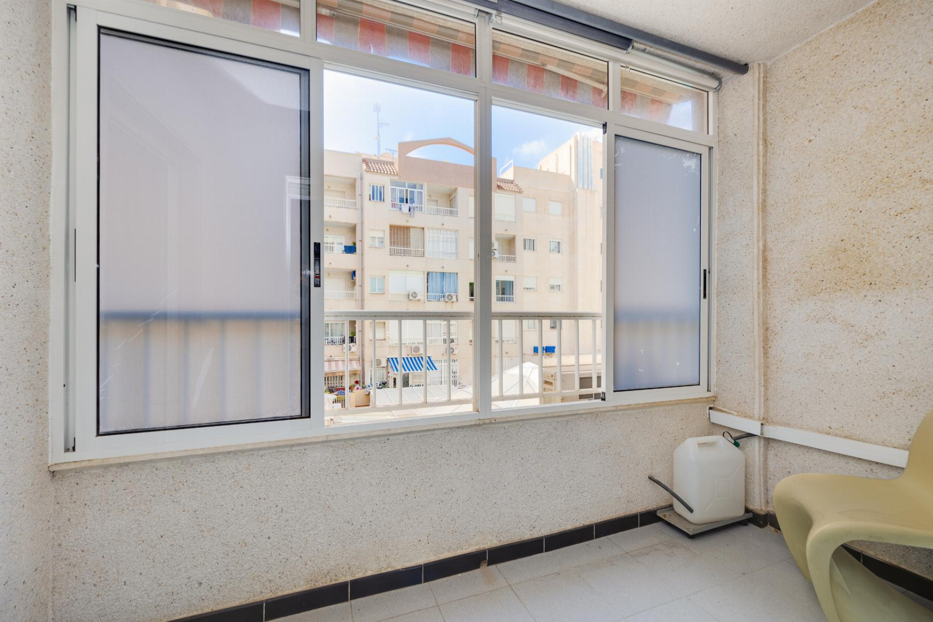 Resale - Apartment  - Torrevieja - Playa de Los Locos-Curva del Palangre