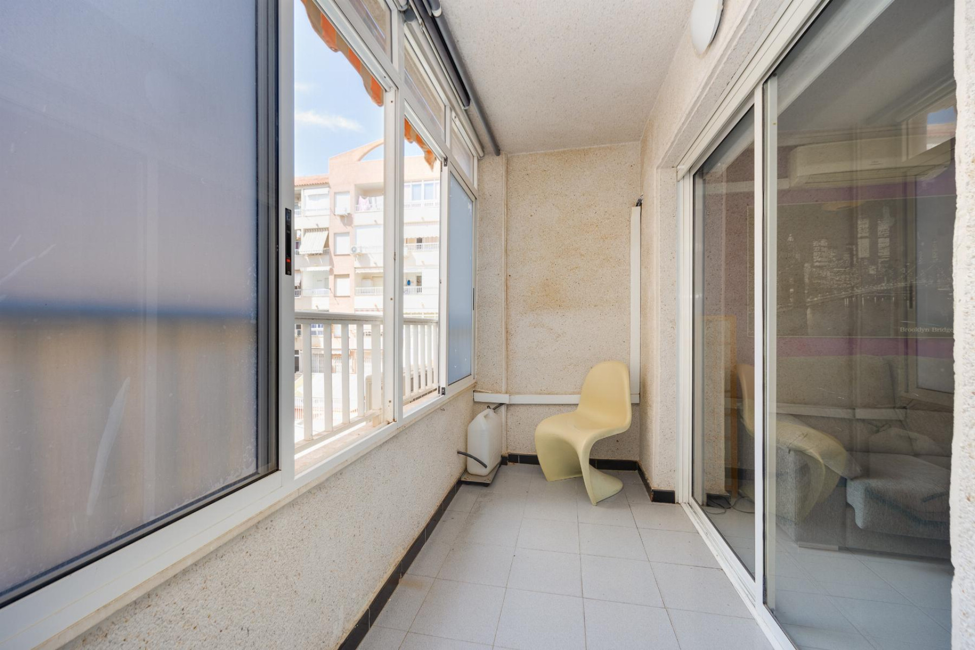 Resale - Apartment  - Torrevieja - Playa de Los Locos-Curva del Palangre