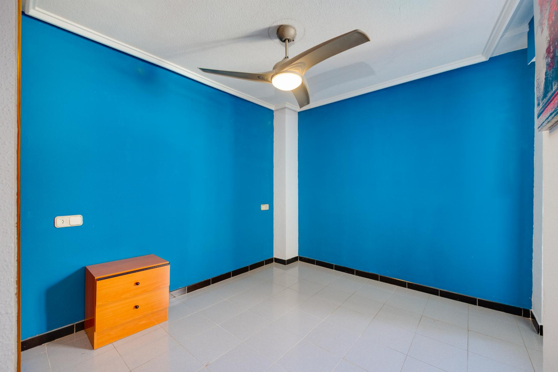 Resale - Apartment  - Torrevieja - Playa de Los Locos-Curva del Palangre