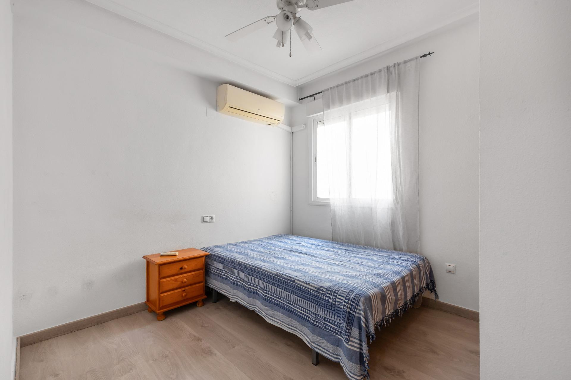 Resale - Apartment  - Torrevieja - Playa de los locos