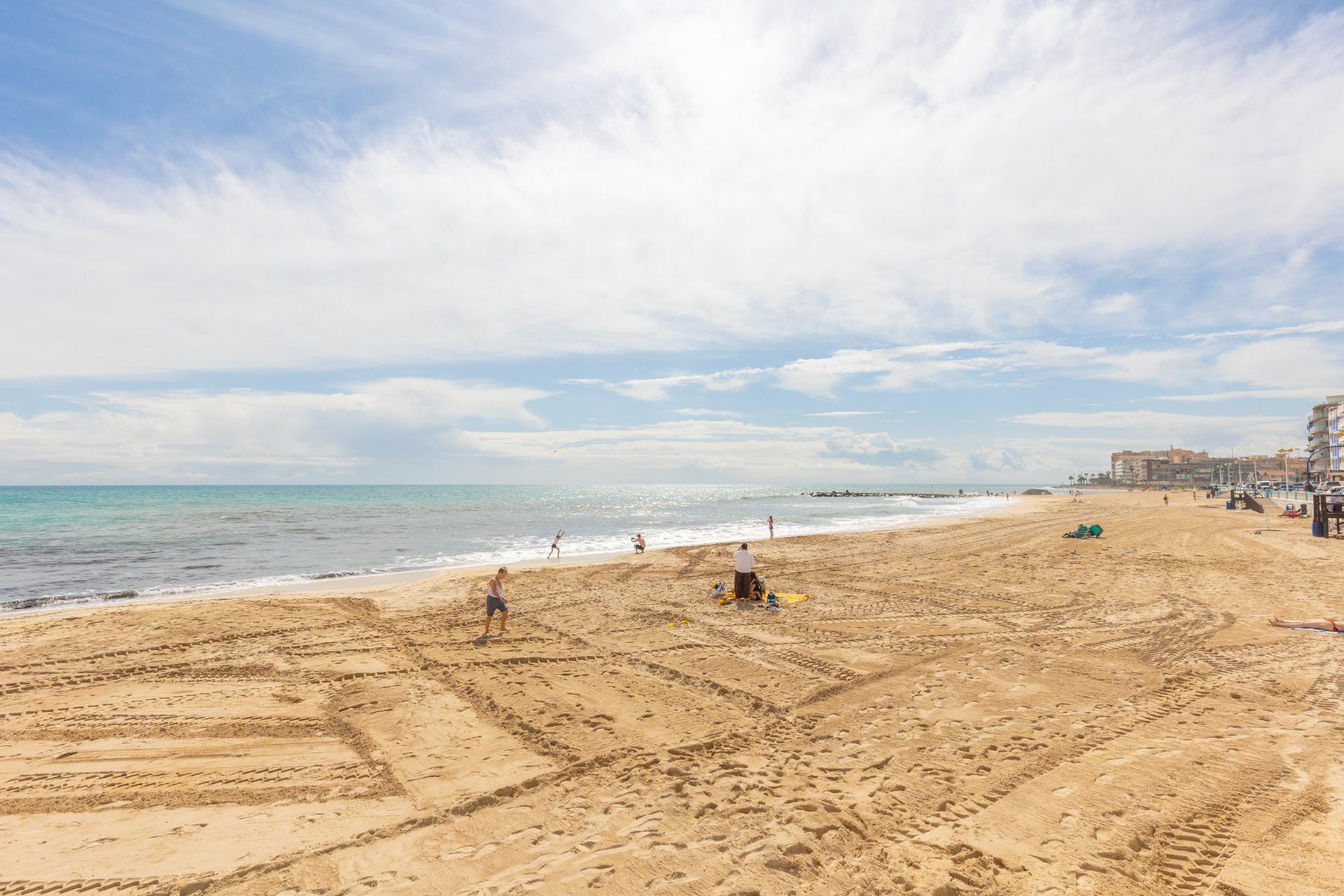 Resale - Apartment  - Torrevieja - Playa de los locos