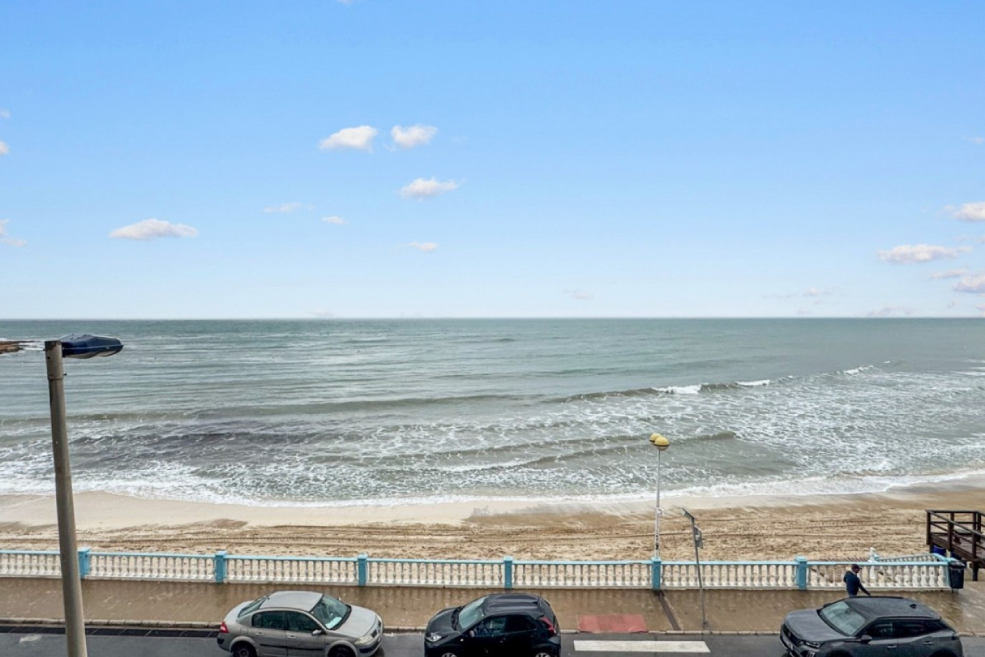 Resale - Apartment  - Torrevieja - Playa de los Locos