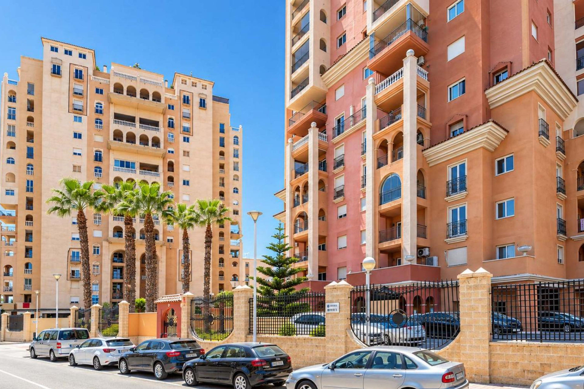 Resale - Apartment  - Torrevieja - Playa de los Locos
