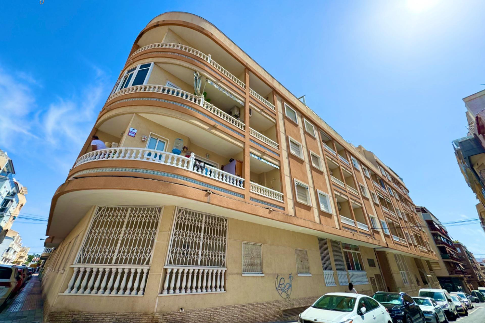 Resale - Apartment  - Torrevieja - Playa de los locos