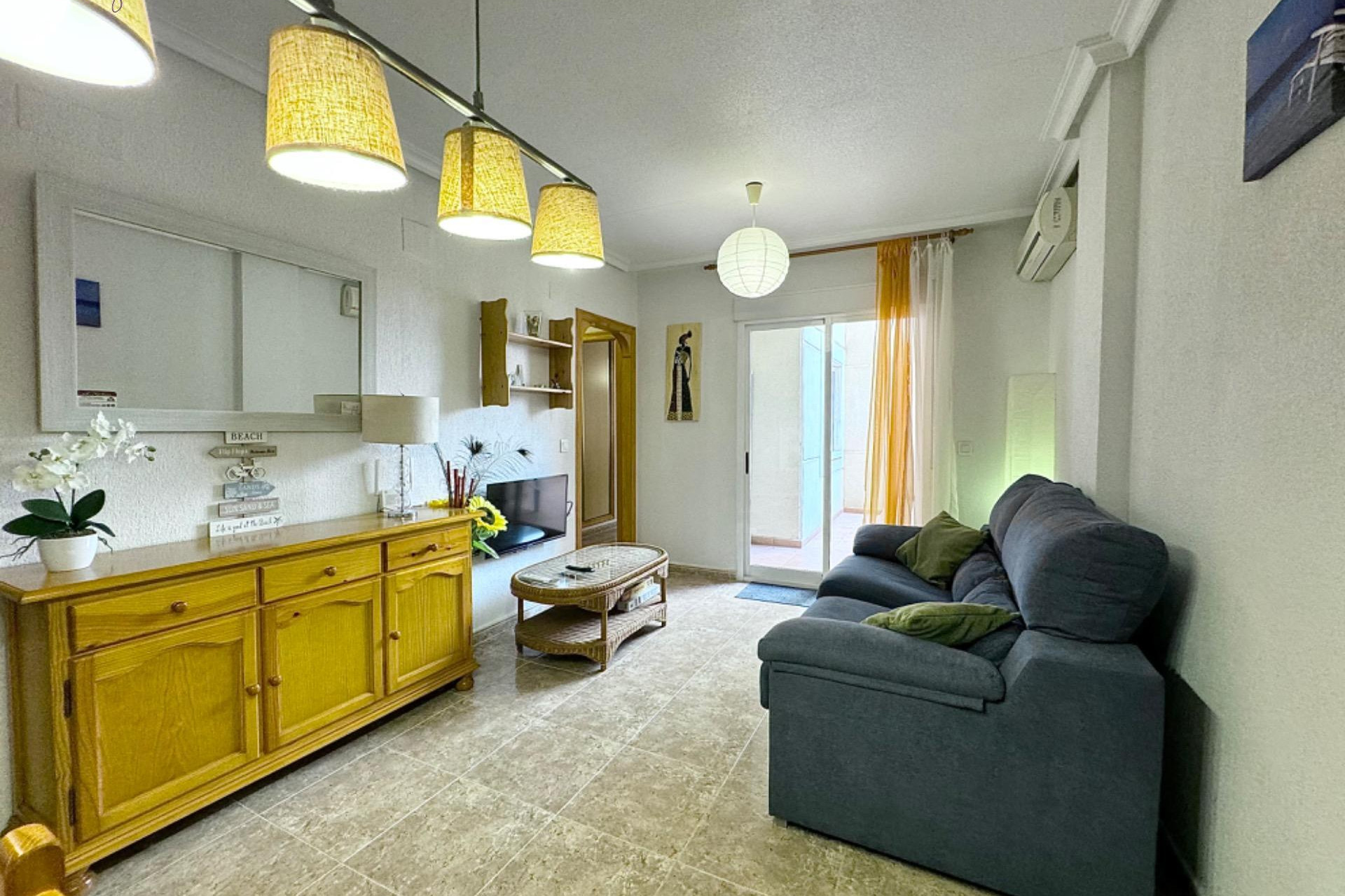 Resale - Apartment  - Torrevieja - Playa de los locos