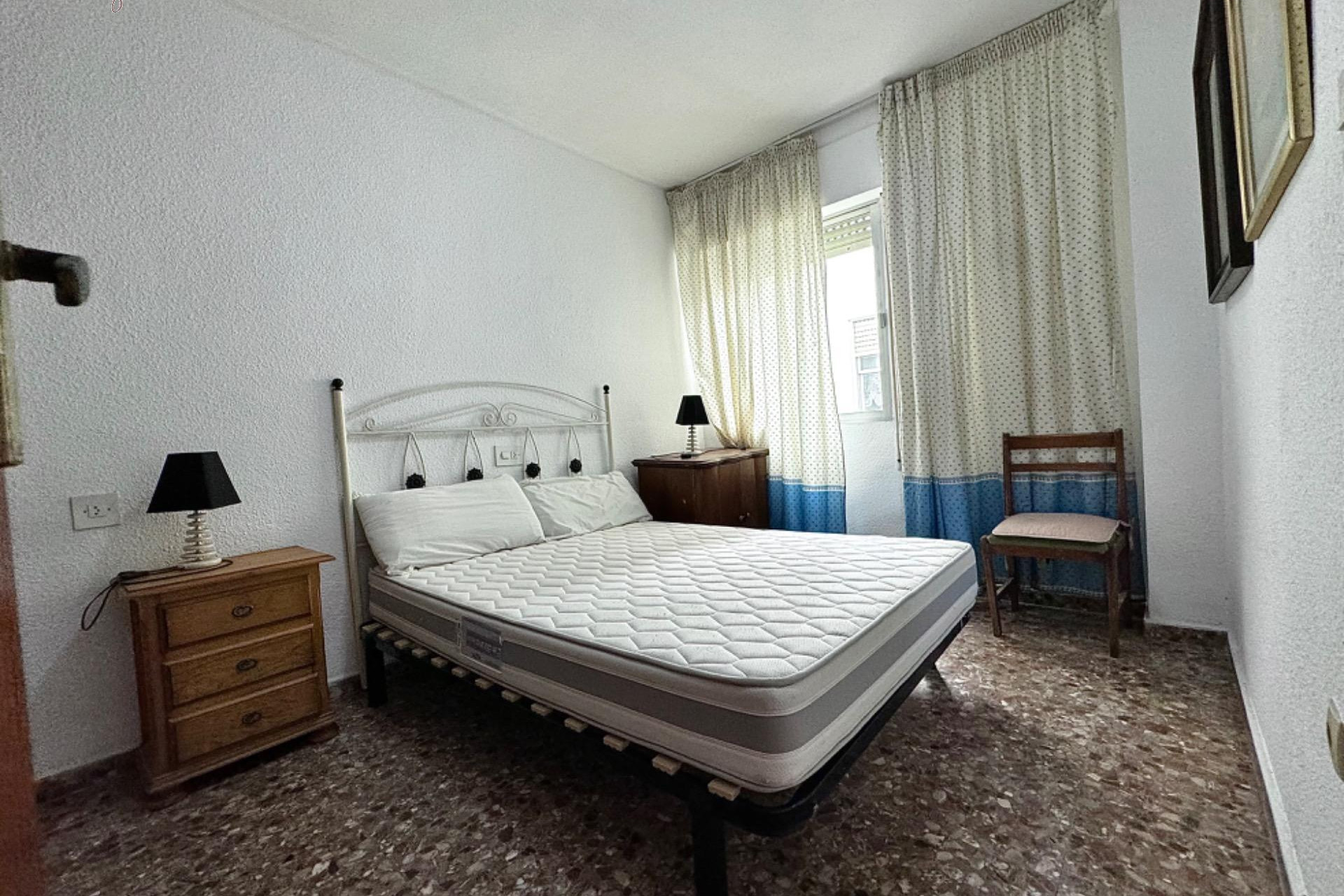 Resale - Apartment  - Torrevieja - Playa de los locos