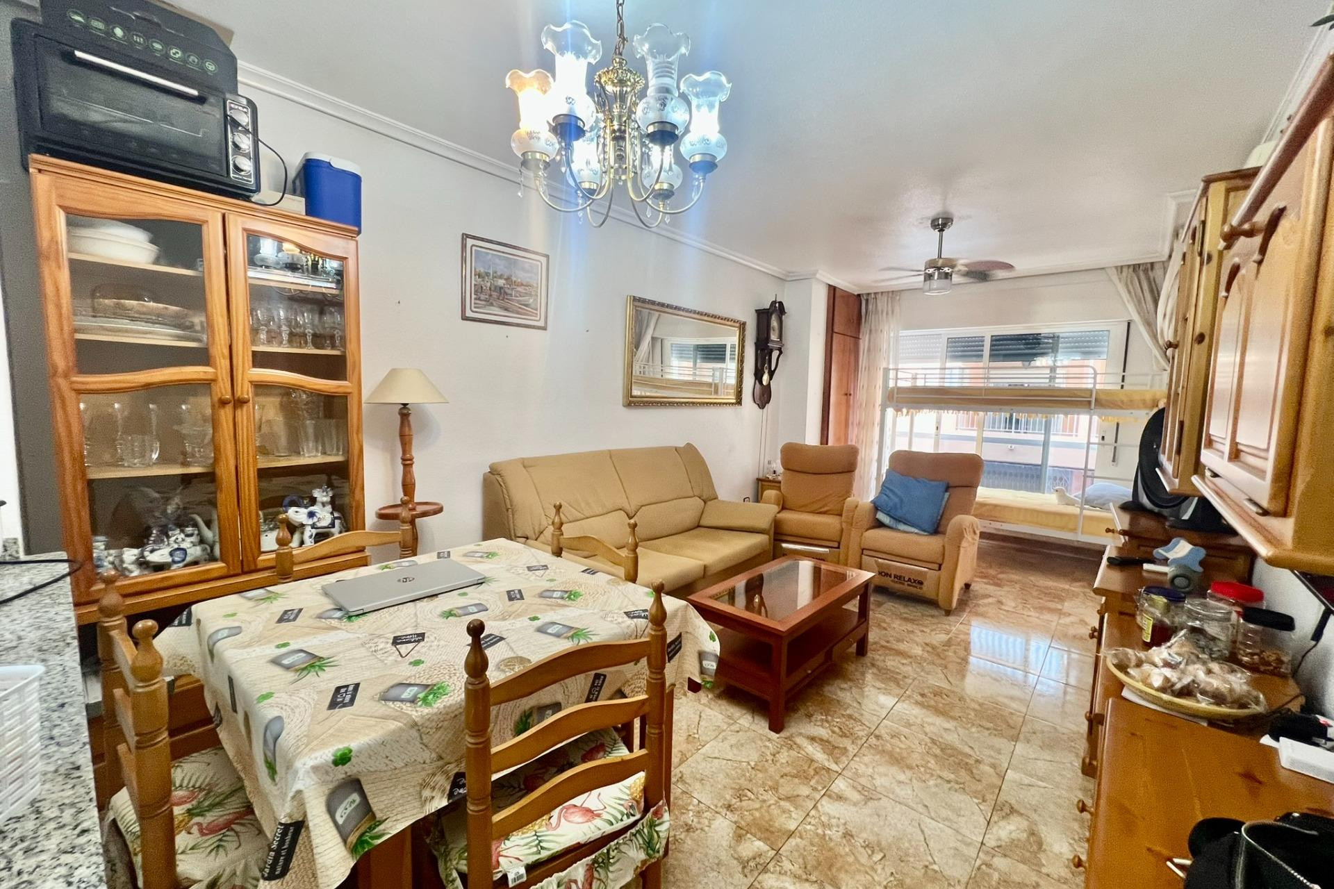 Resale - Apartment  - Torrevieja - Playa de los locos