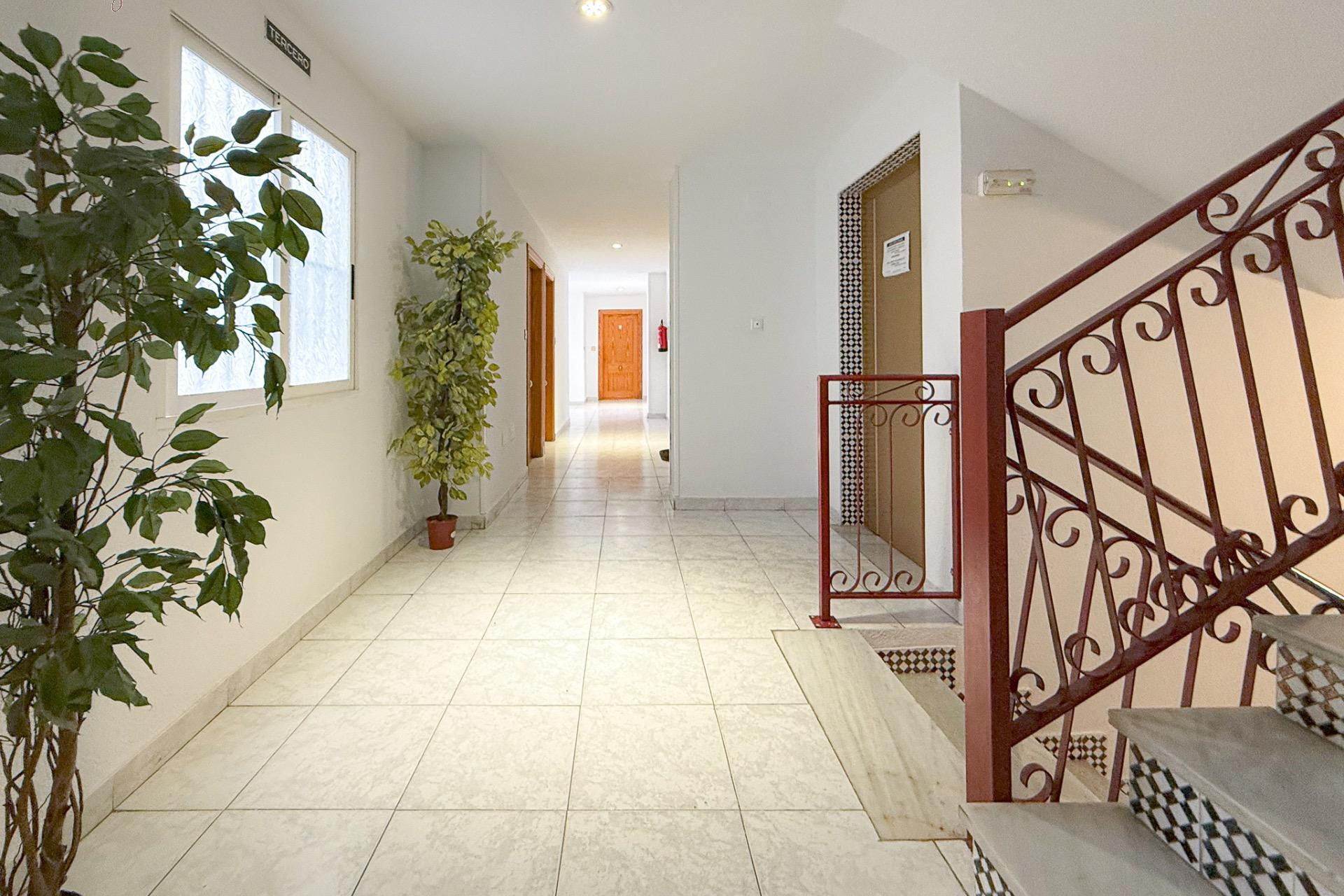 Resale - Apartment  - Torrevieja - Playa de los locos