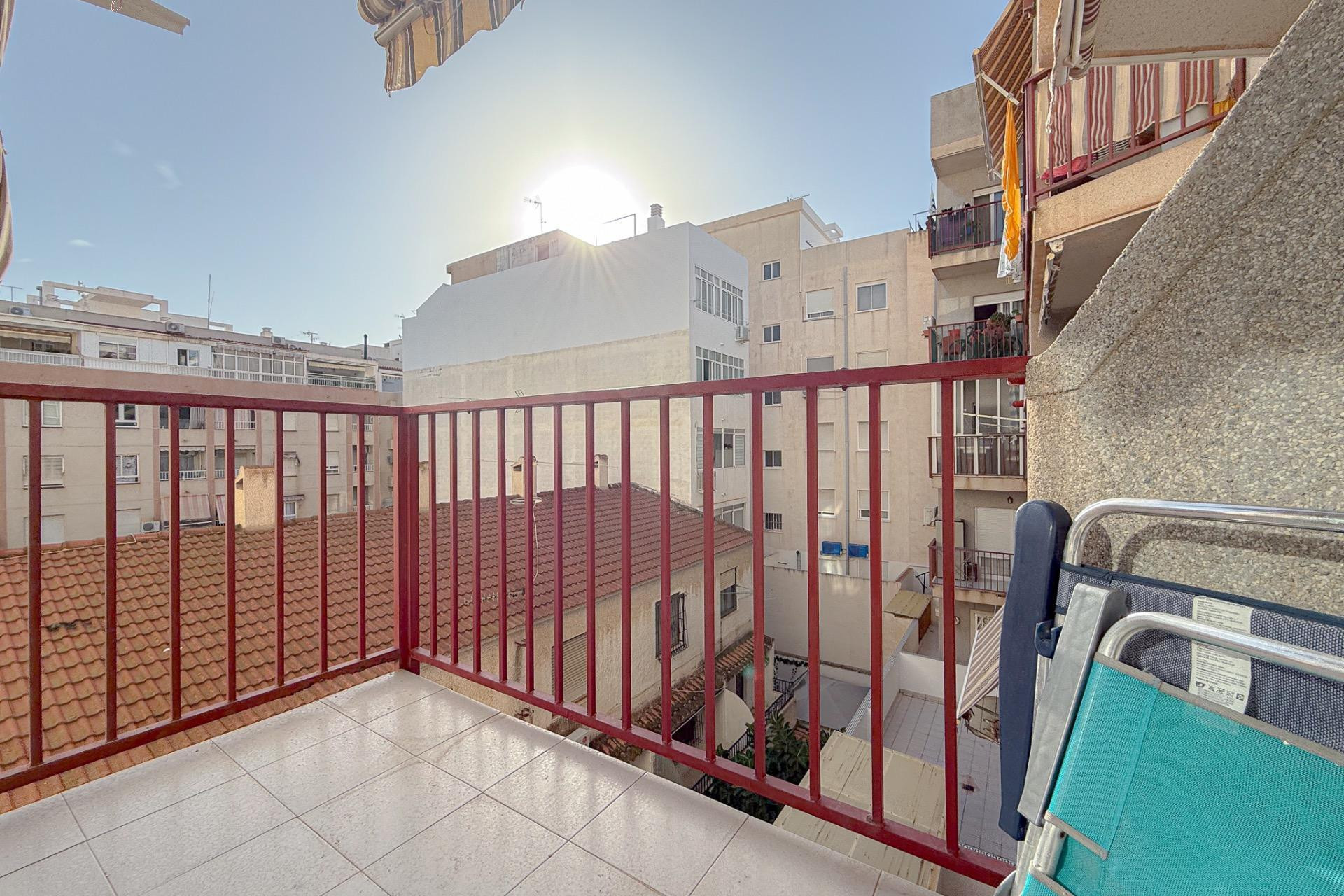 Resale - Apartment  - Torrevieja - Playa de los locos