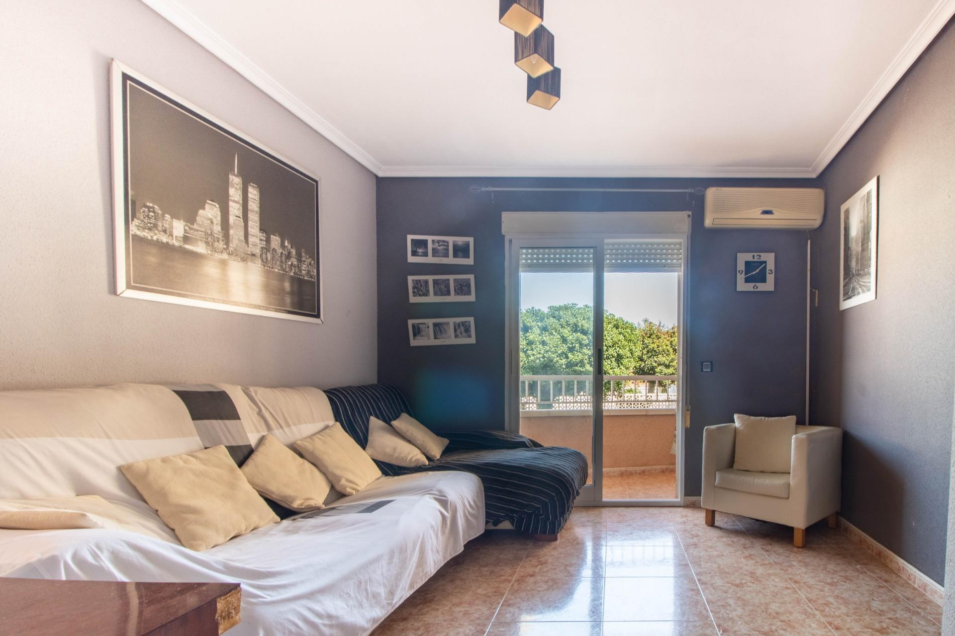 Resale - Apartment  - Torrevieja - Playa de los locos