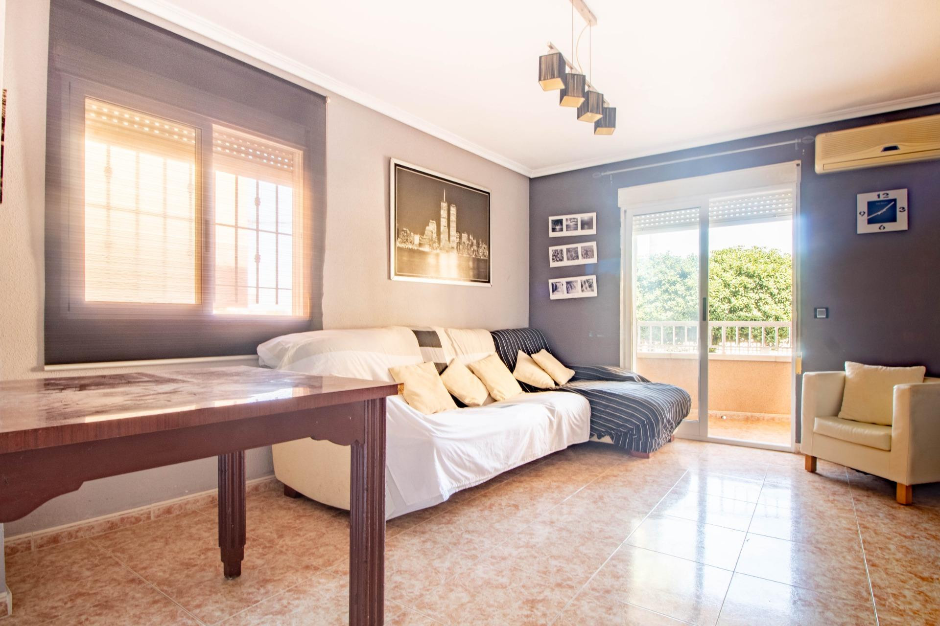 Resale - Apartment  - Torrevieja - Playa de los locos