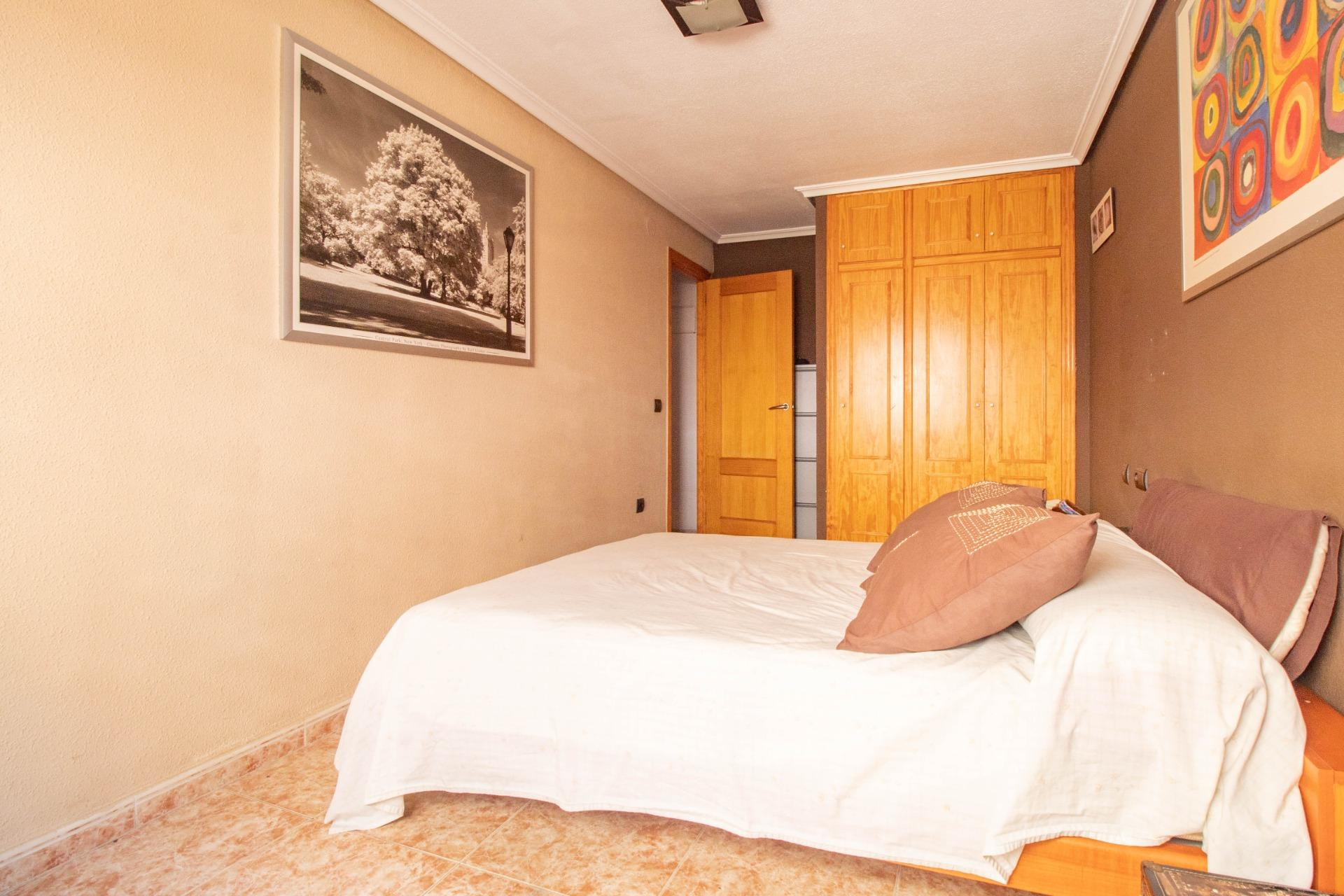 Resale - Apartment  - Torrevieja - Playa de los locos