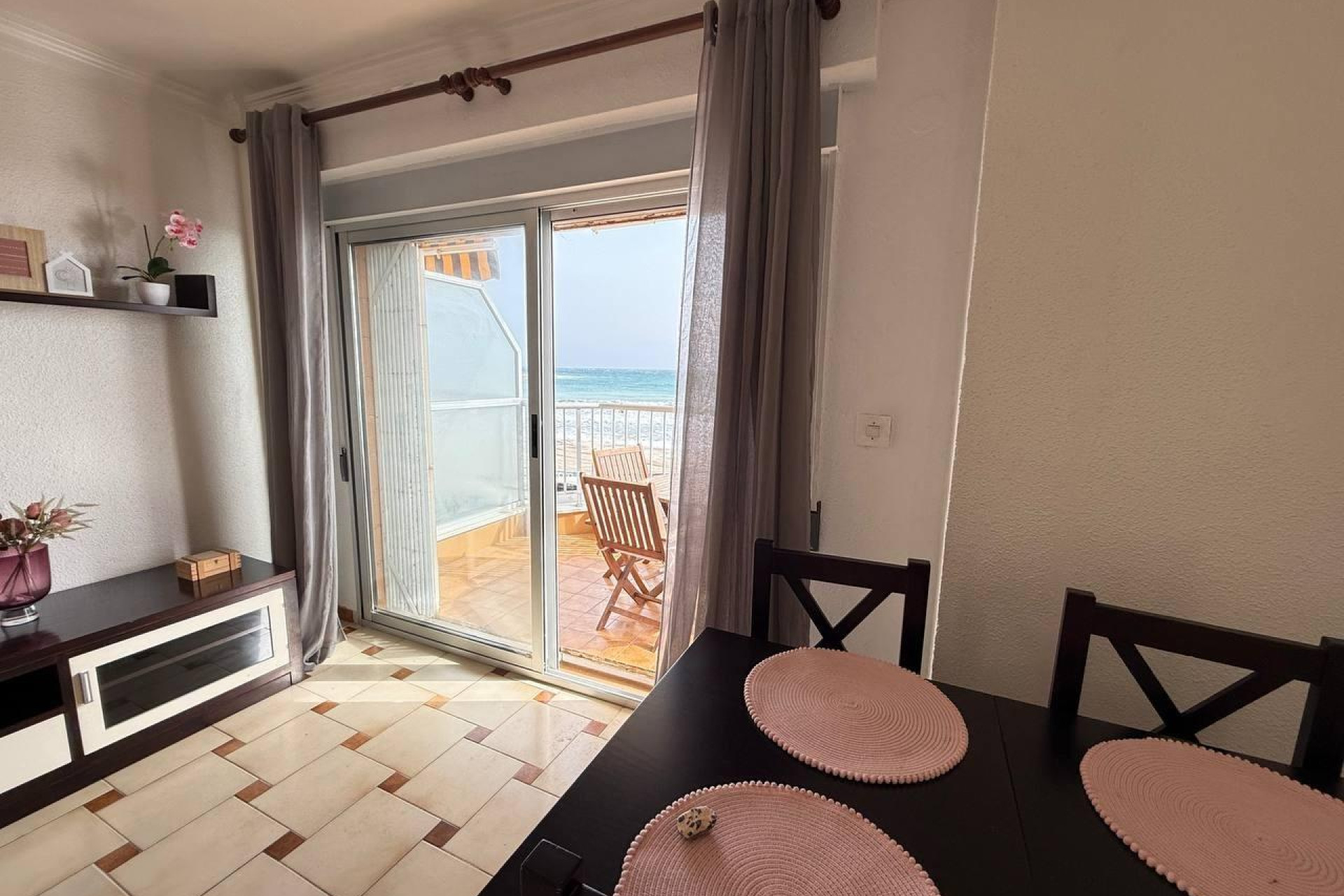 Resale - Apartment  - Torrevieja - Playa de los locos