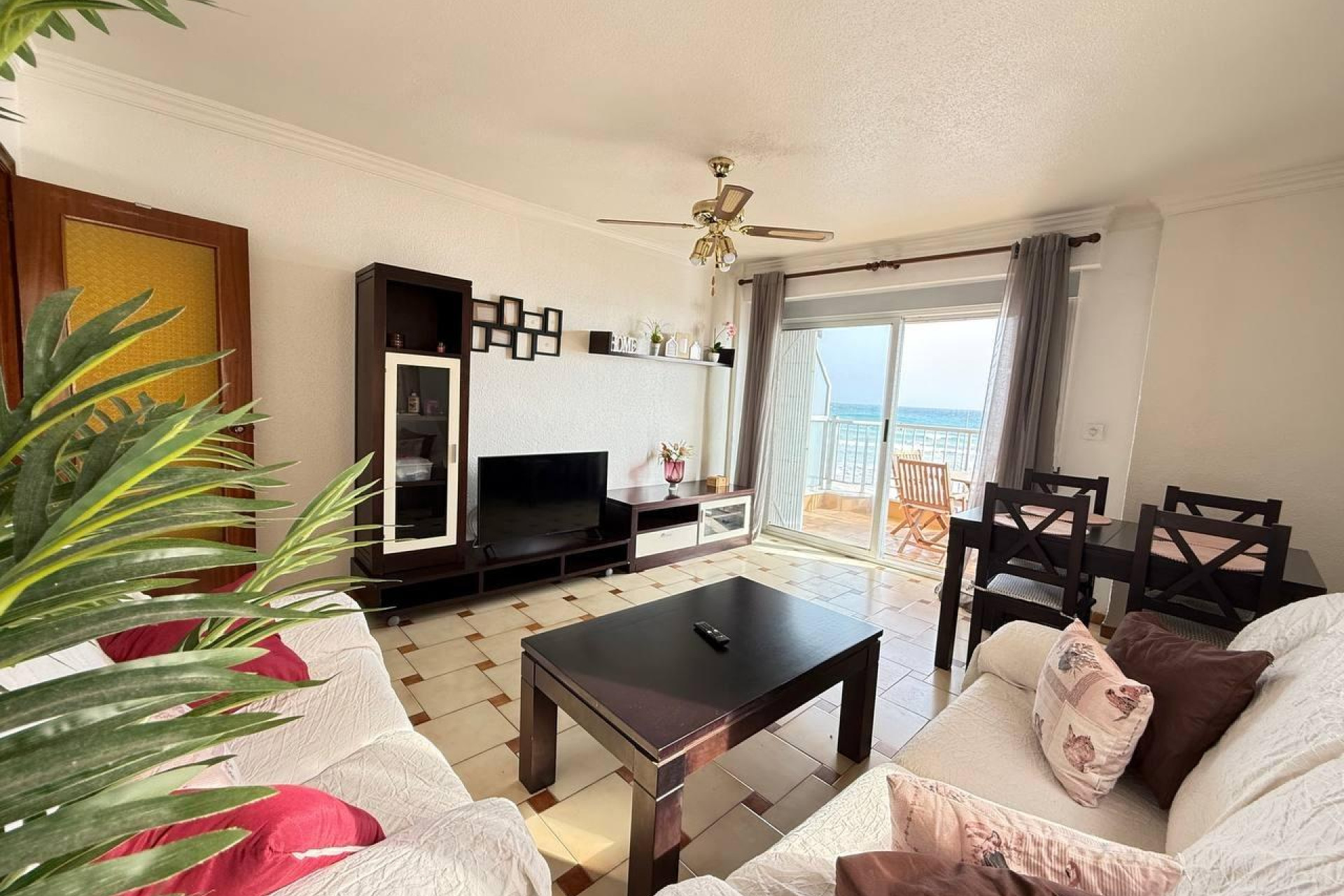 Resale - Apartment  - Torrevieja - Playa de los locos