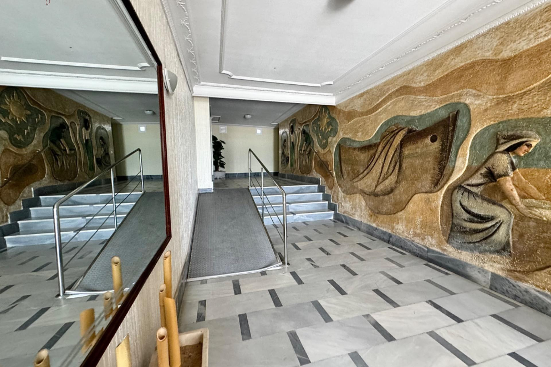 Resale - Apartment  - Torrevieja - Playa de los Locos