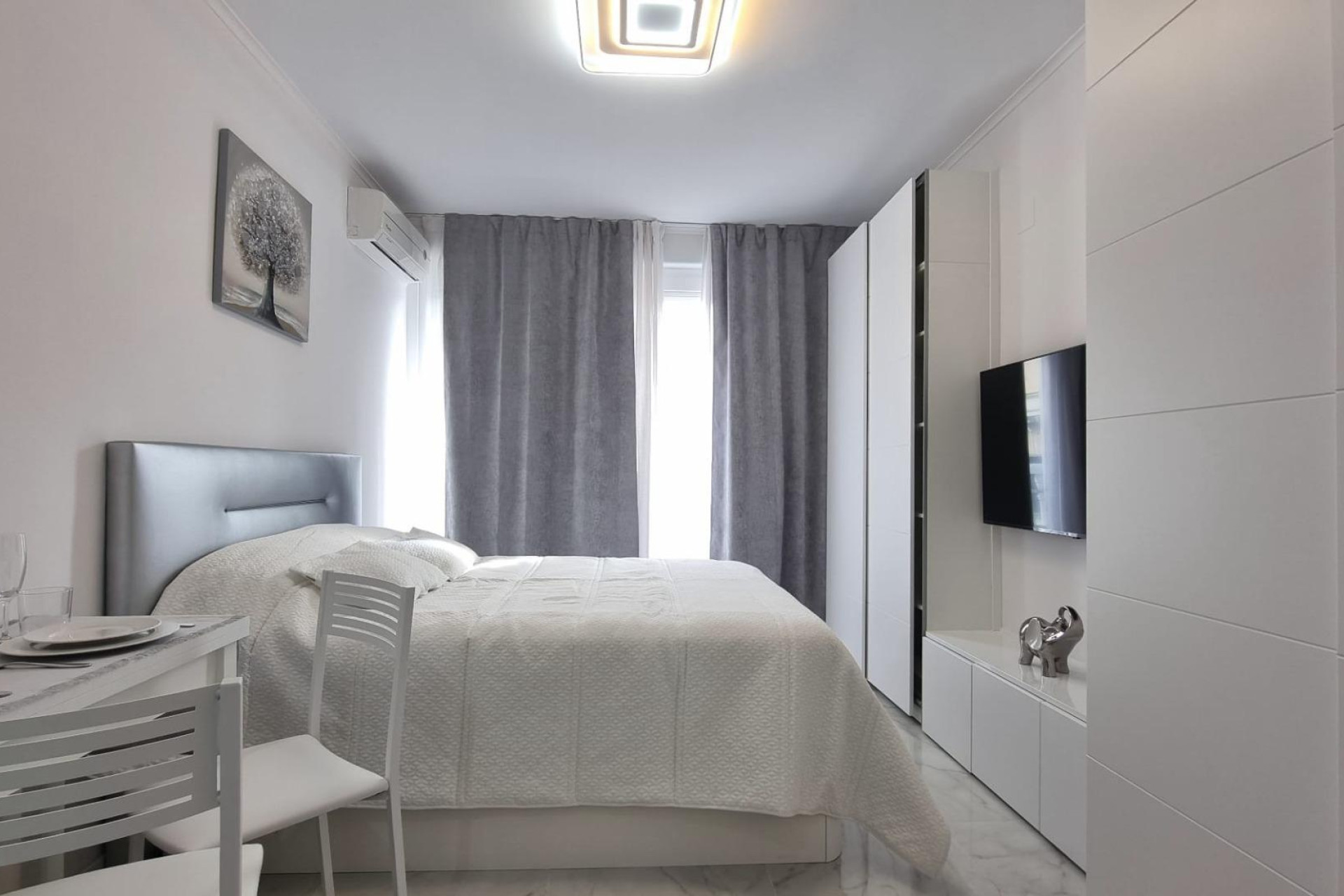 Resale - Apartment  - Torrevieja - Playa de los Locos