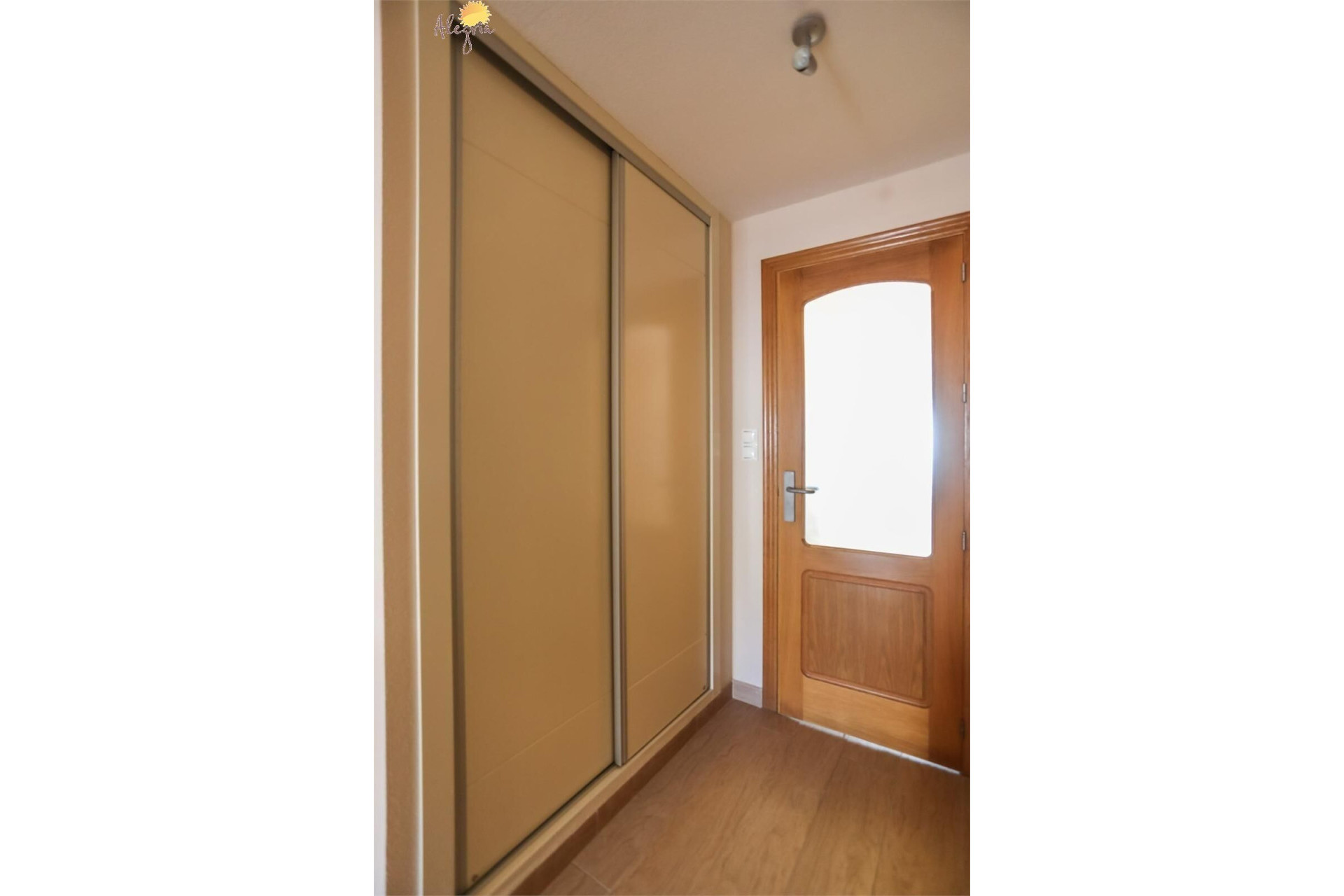 Resale - Apartment  - Torrevieja - Playa de los Locos