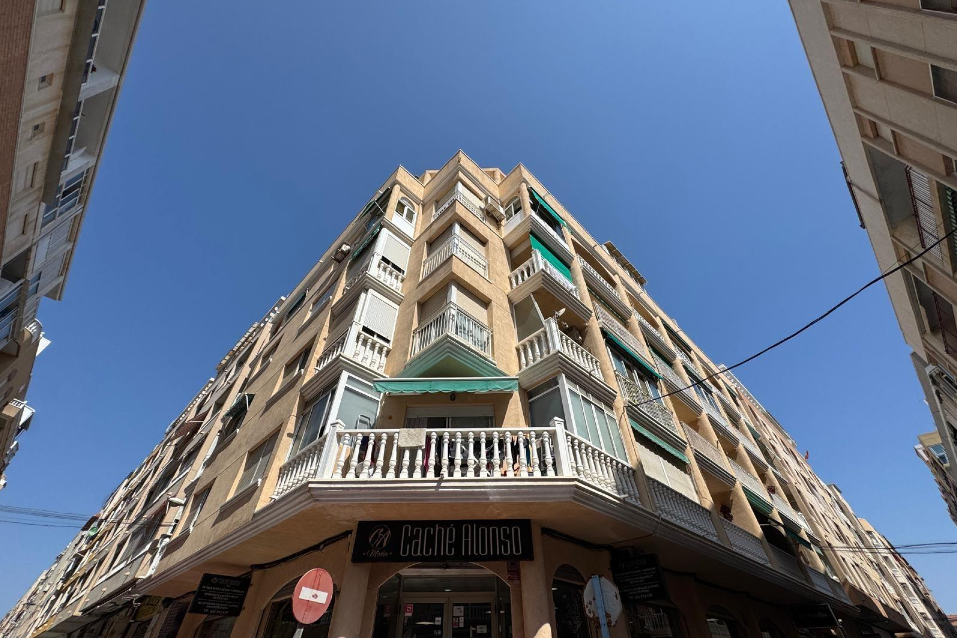 Resale - Apartment  - Torrevieja - Playa de los Locos