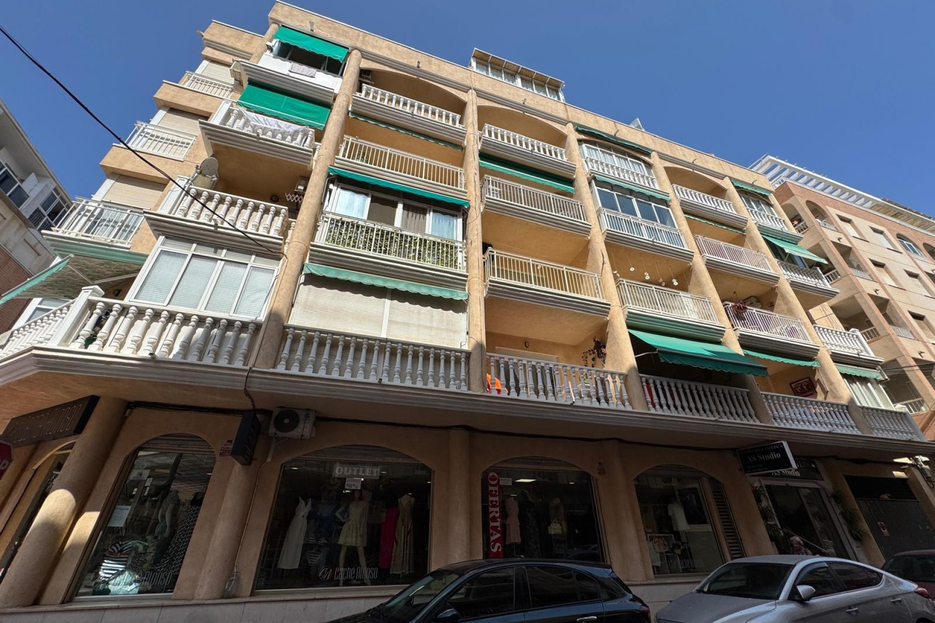 Resale - Apartment  - Torrevieja - Playa de los Locos