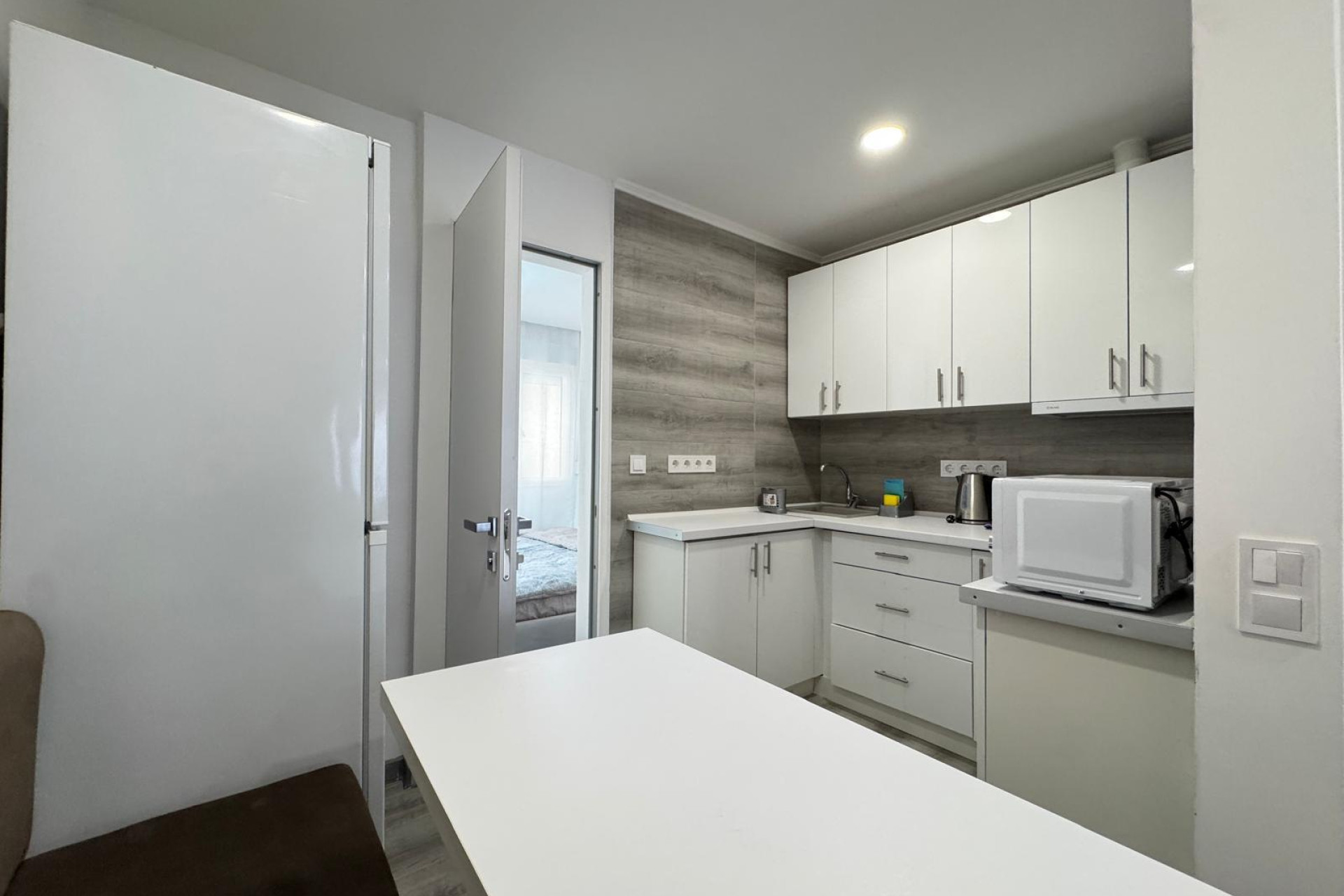 Resale - Apartment  - Torrevieja - Playa de los Locos