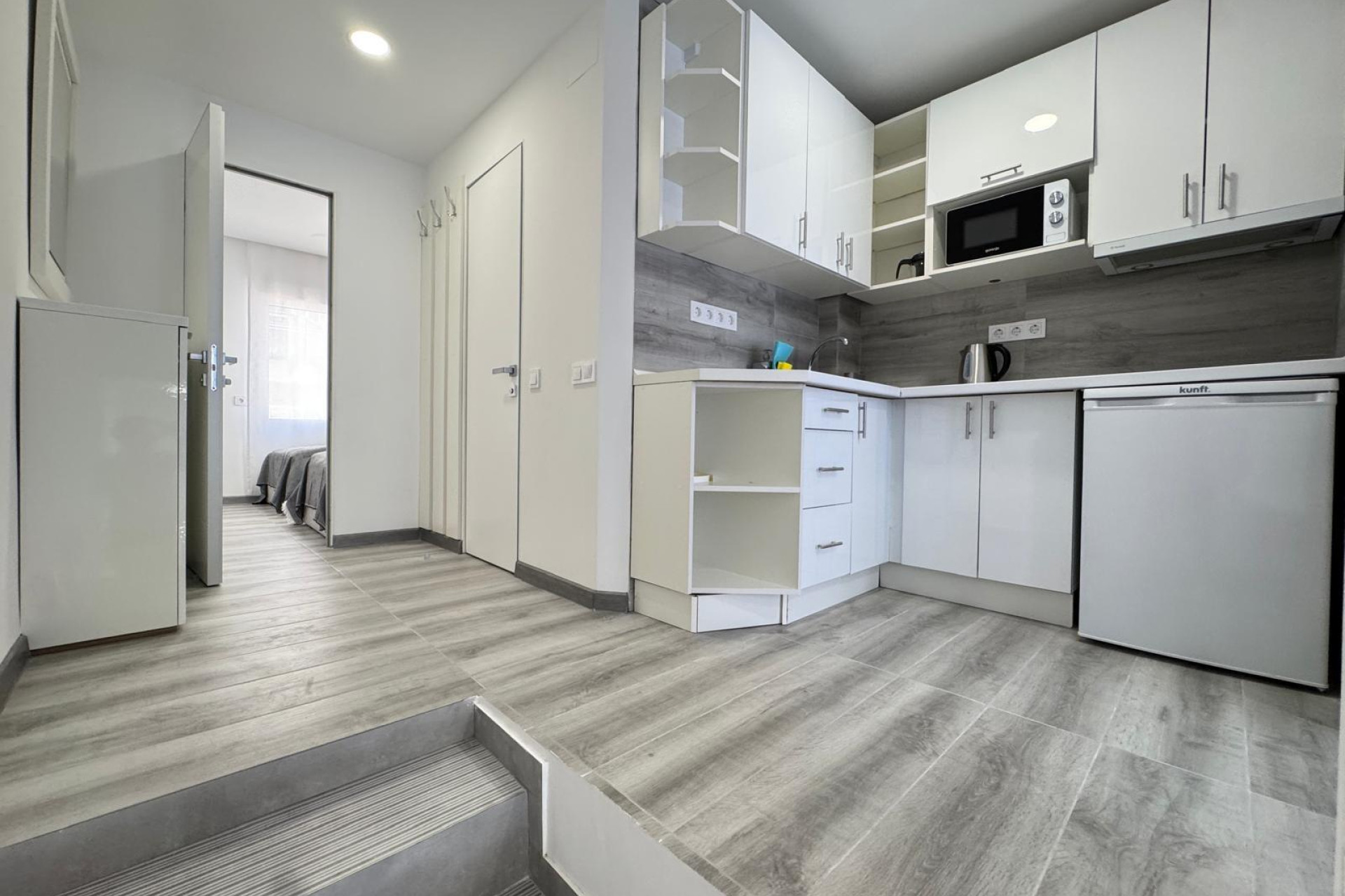 Resale - Apartment  - Torrevieja - Playa de los Locos