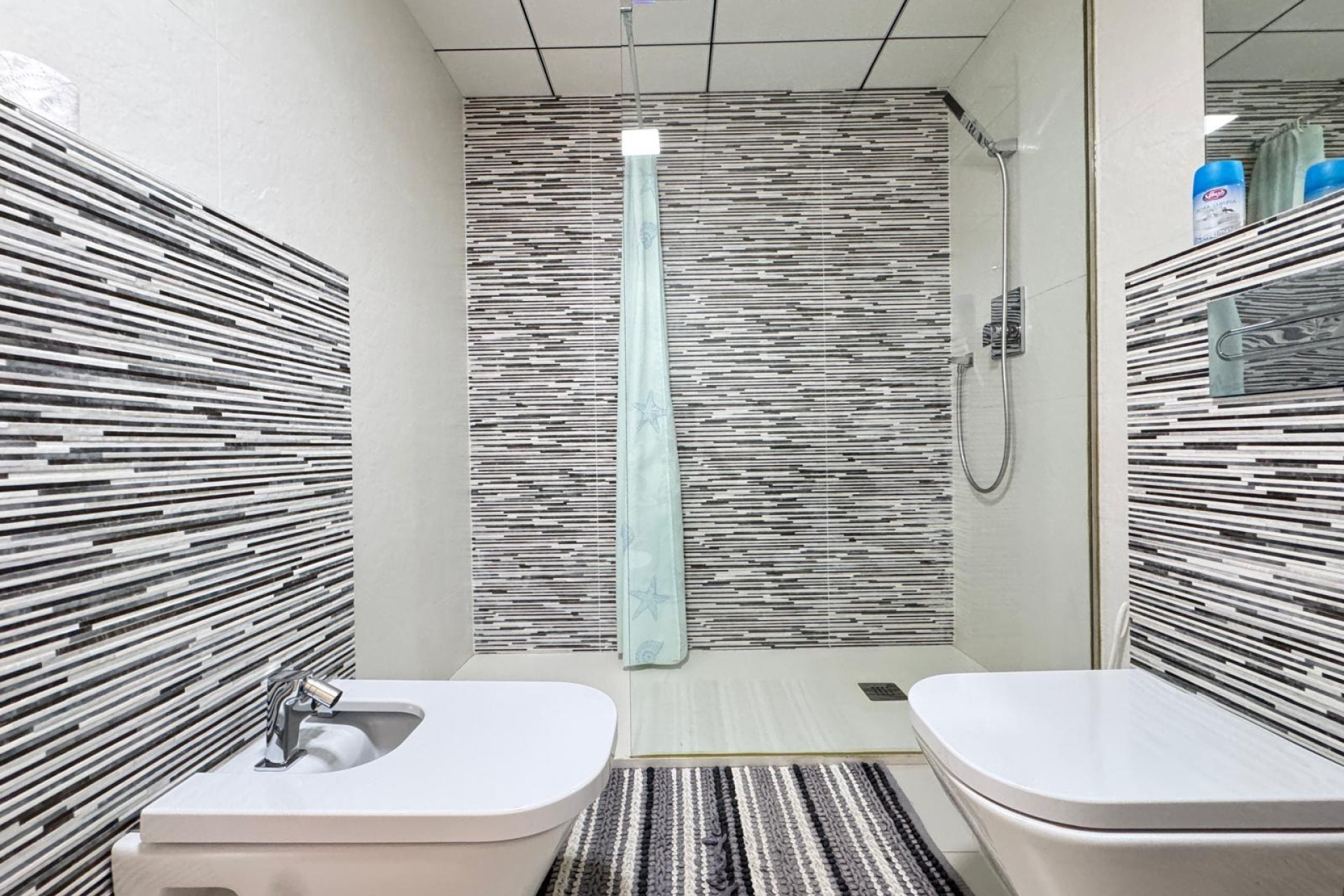 Resale - Apartment  - Torrevieja - Playa de los Locos