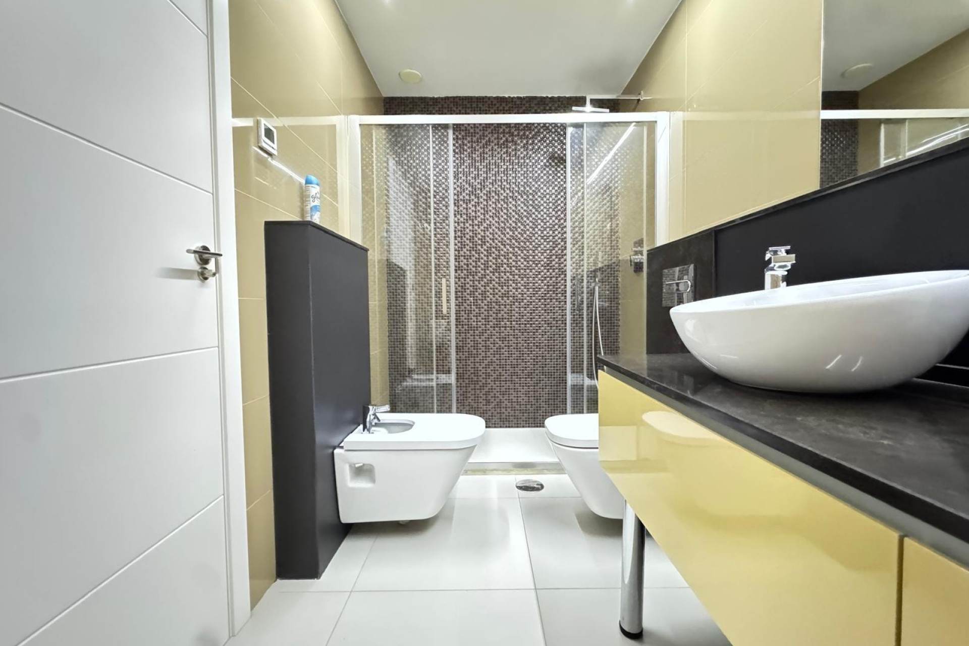 Resale - Apartment  - Torrevieja - Playa de los Locos