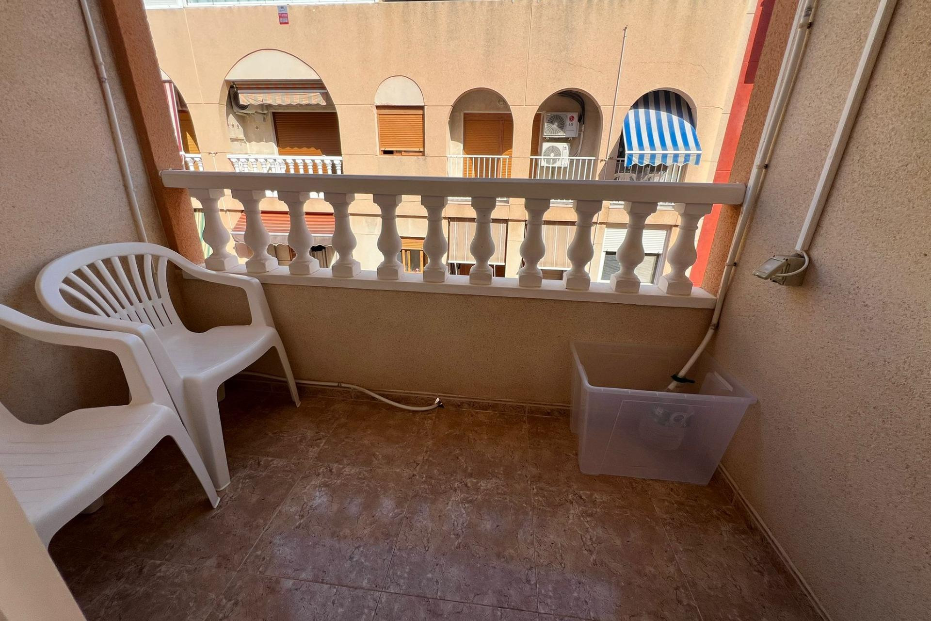 Resale - Apartment  - Torrevieja - Playa de los Locos