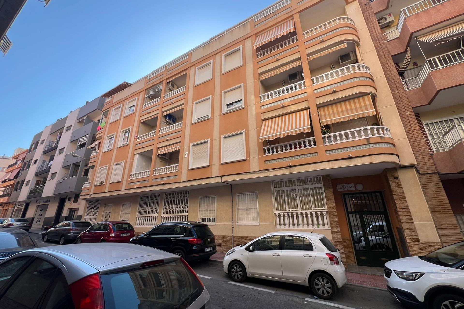 Resale - Apartment  - Torrevieja - Playa de los Locos