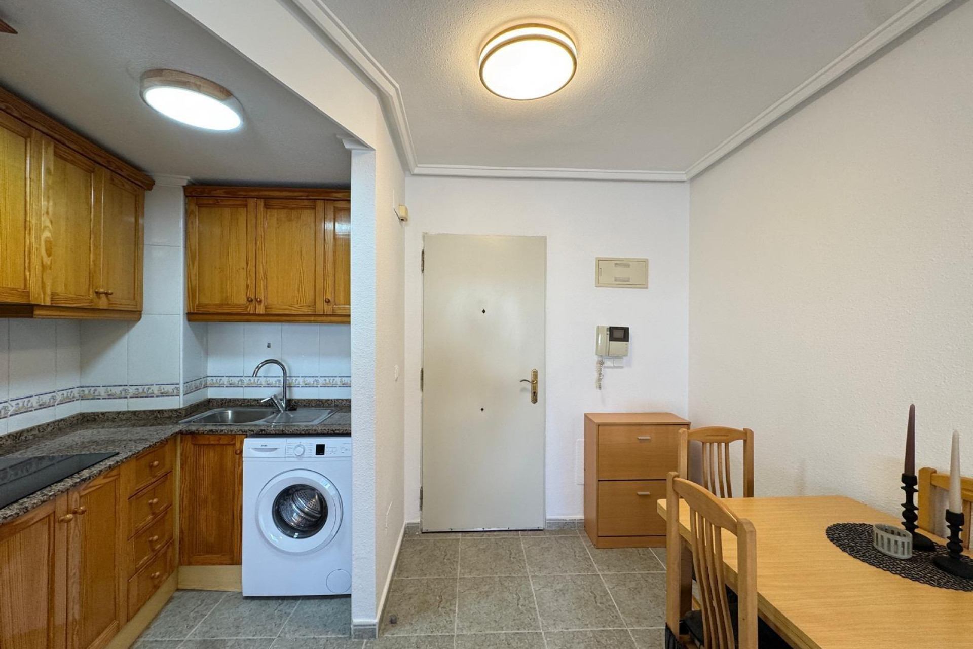 Resale - Apartment  - Torrevieja - Playa de los Locos