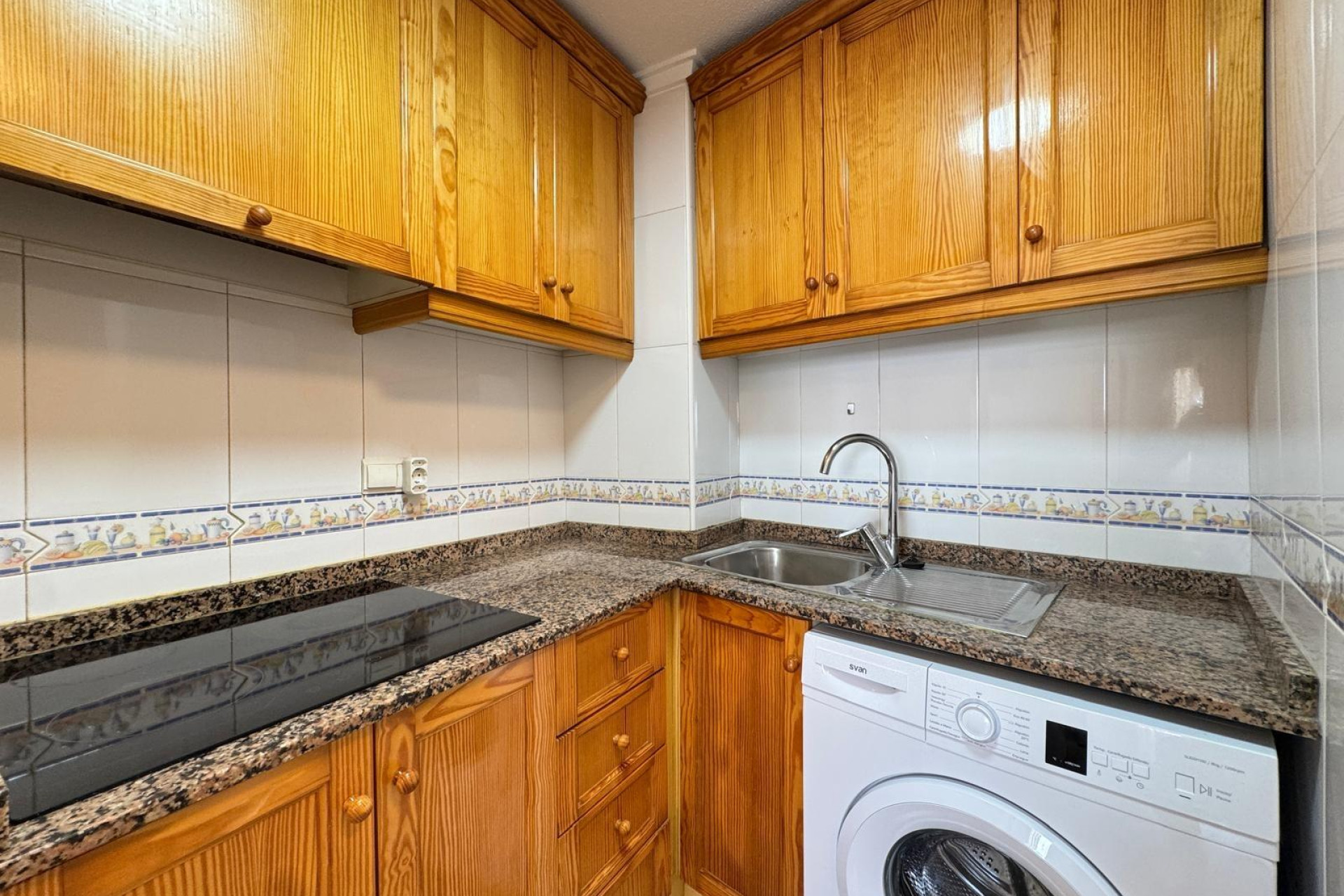 Resale - Apartment  - Torrevieja - Playa de los Locos