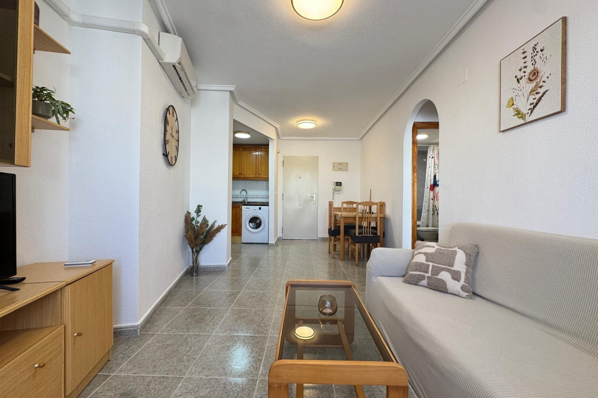 Resale - Apartment  - Torrevieja - Playa de los Locos