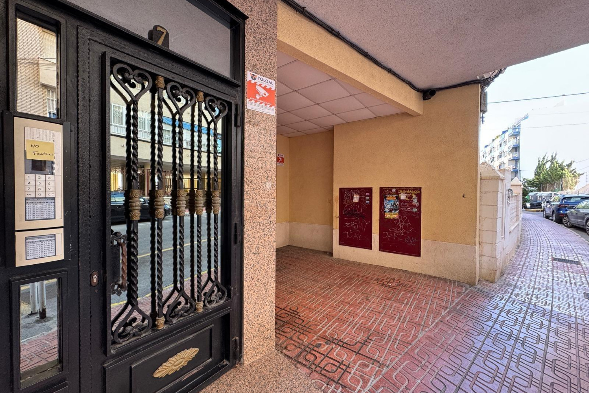 Resale - Apartment  - Torrevieja - Playa de los Locos