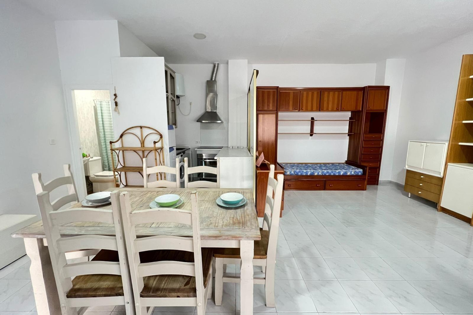 Resale - Apartment  - Torrevieja - Playa de los Locos