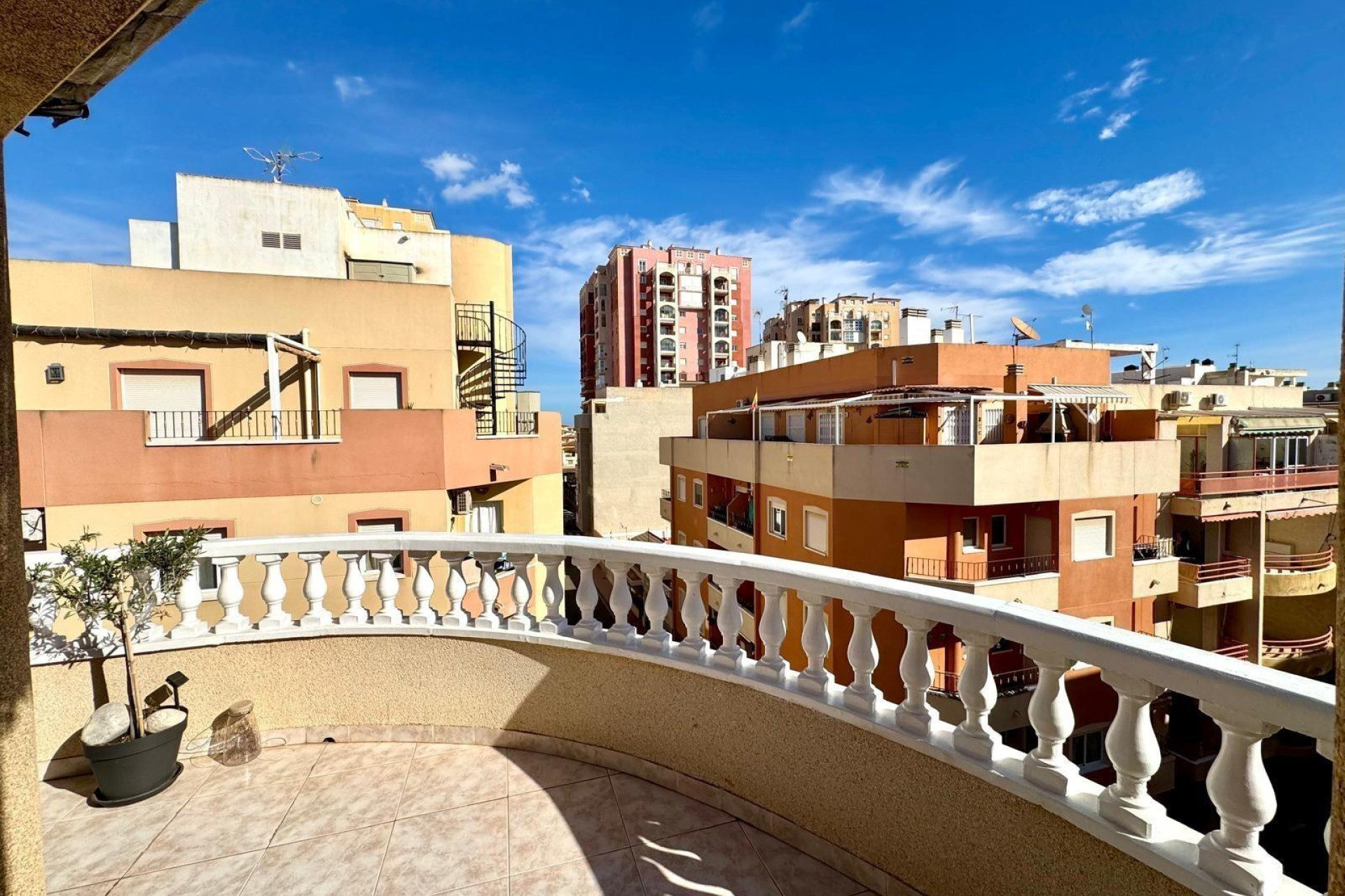 Resale - Apartment  - Torrevieja - Playa de los Locos