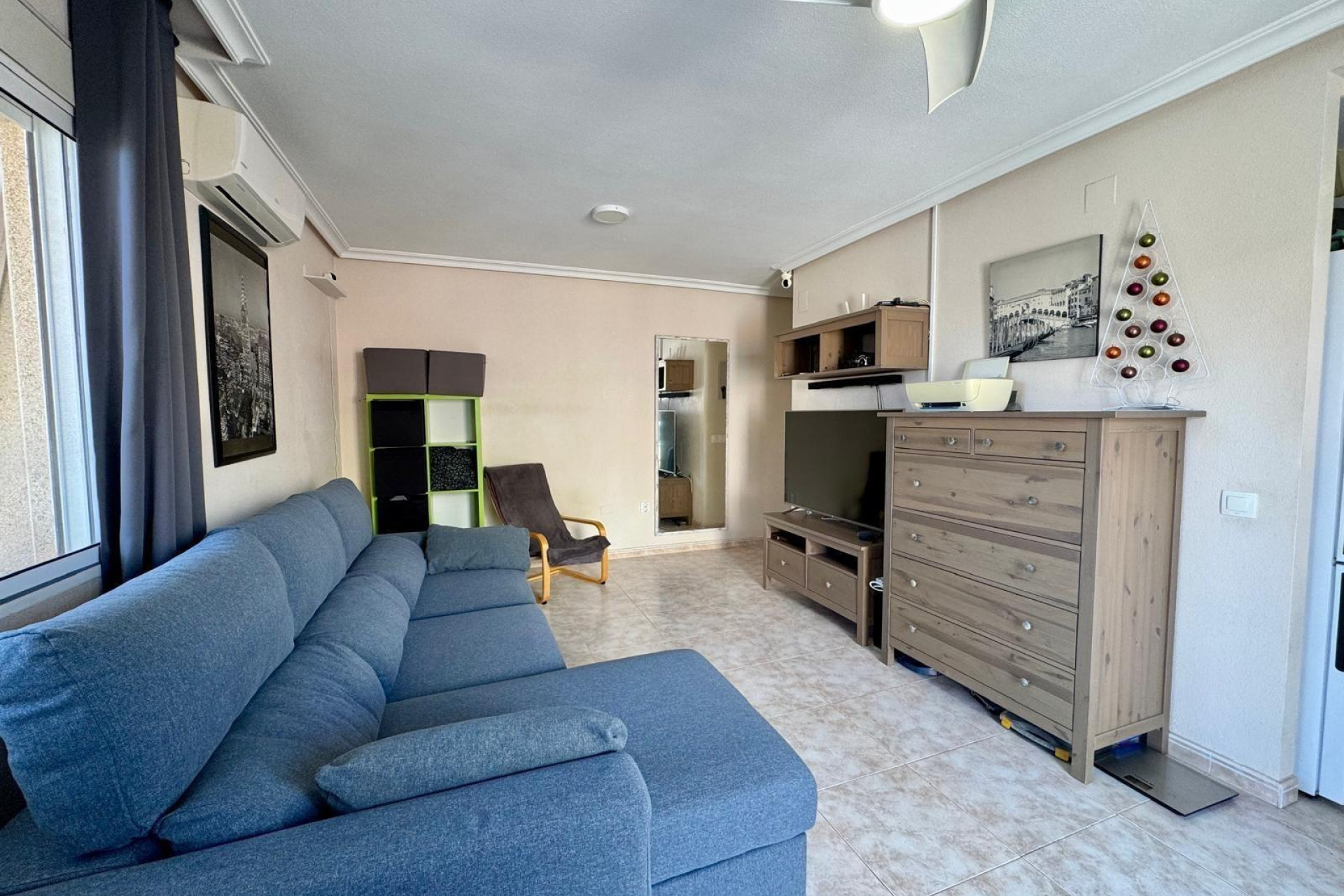 Resale - Apartment  - Torrevieja - Playa de los Locos