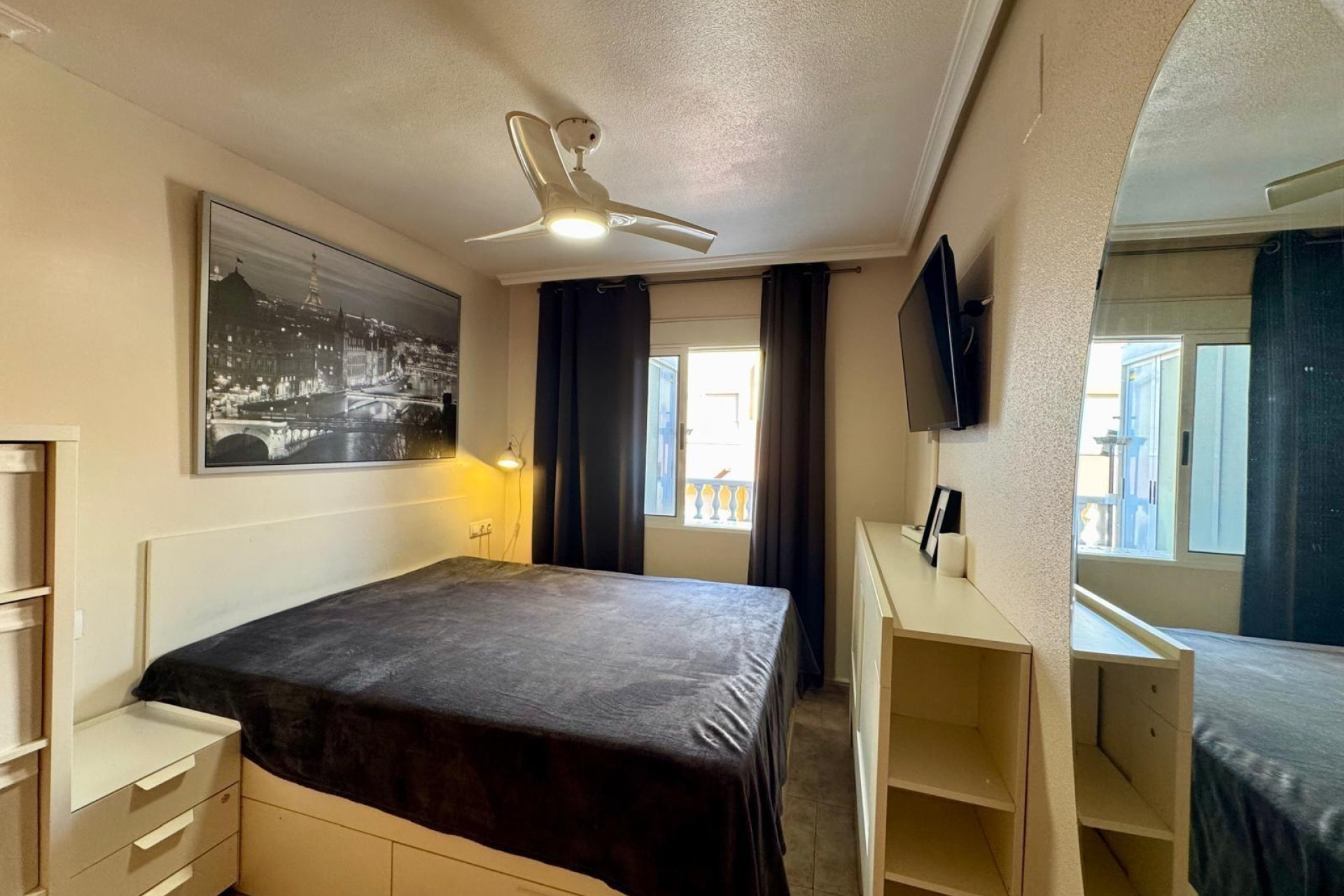 Resale - Apartment  - Torrevieja - Playa de los Locos