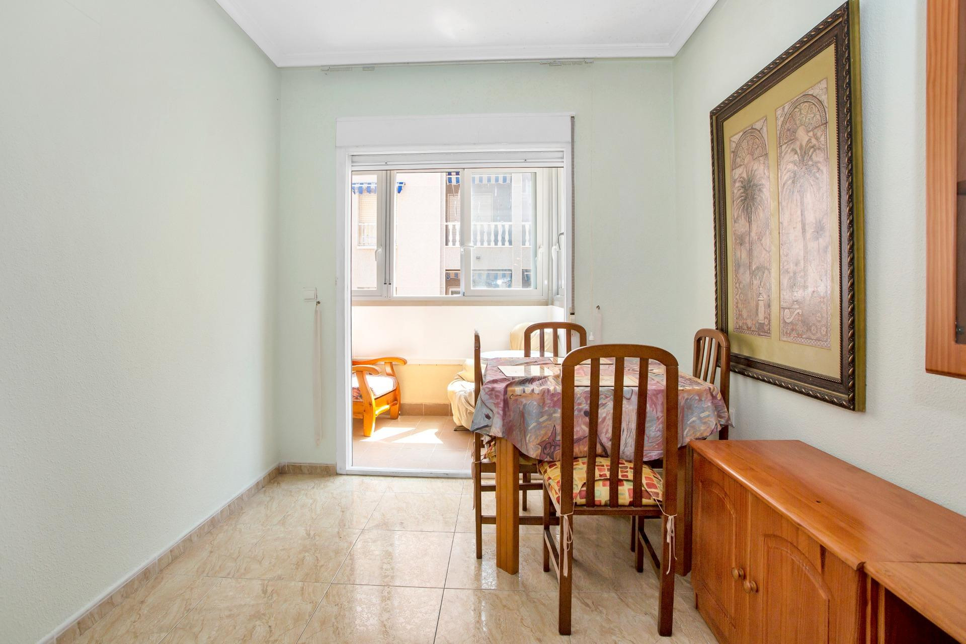 Resale - Apartment  - Torrevieja - Playa de los locos