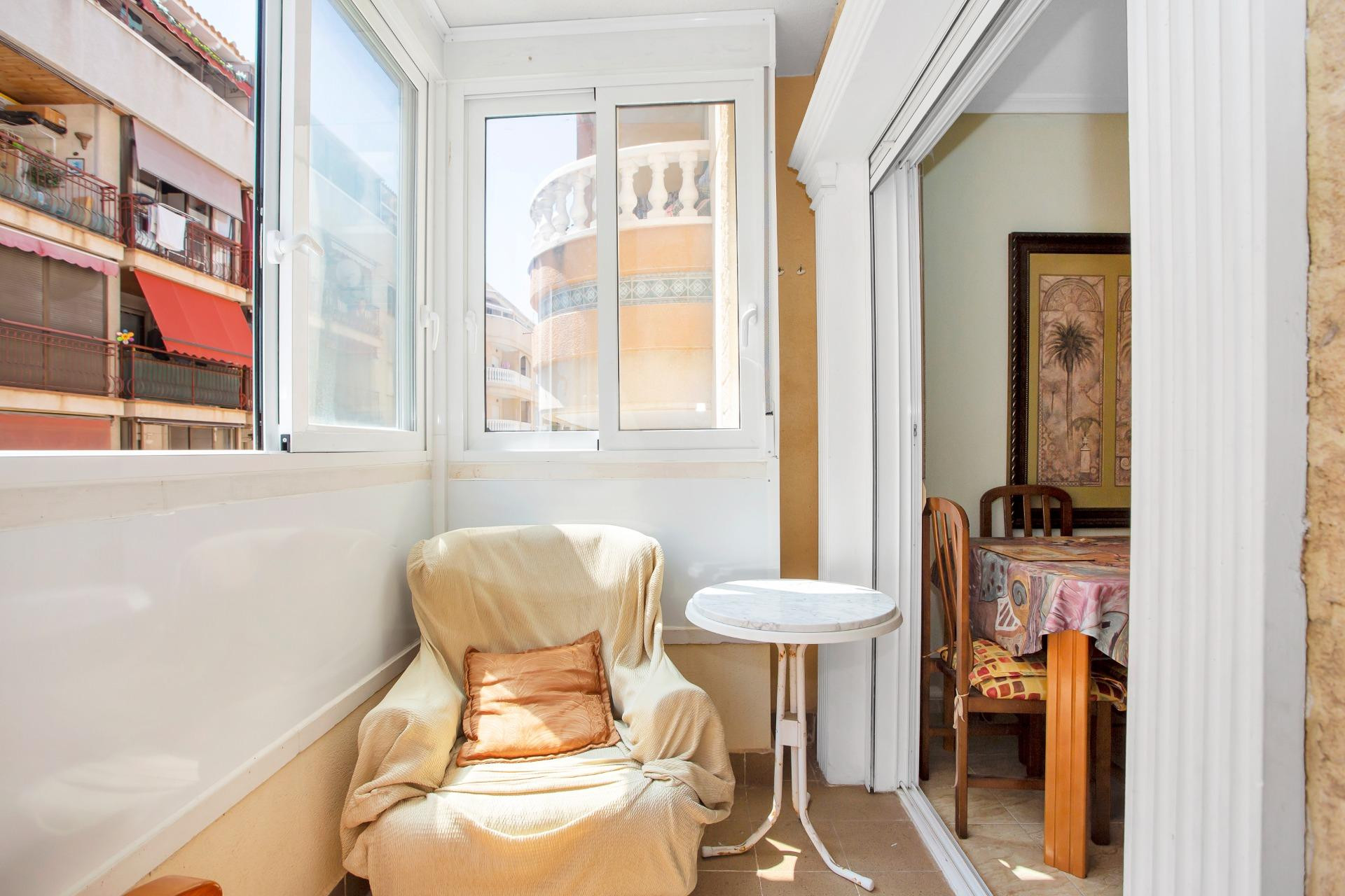 Resale - Apartment  - Torrevieja - Playa de los locos