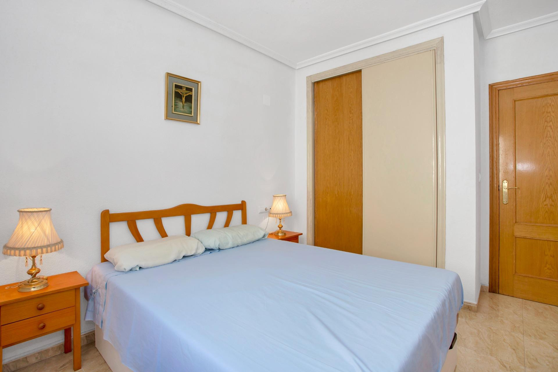 Resale - Apartment  - Torrevieja - Playa de los locos