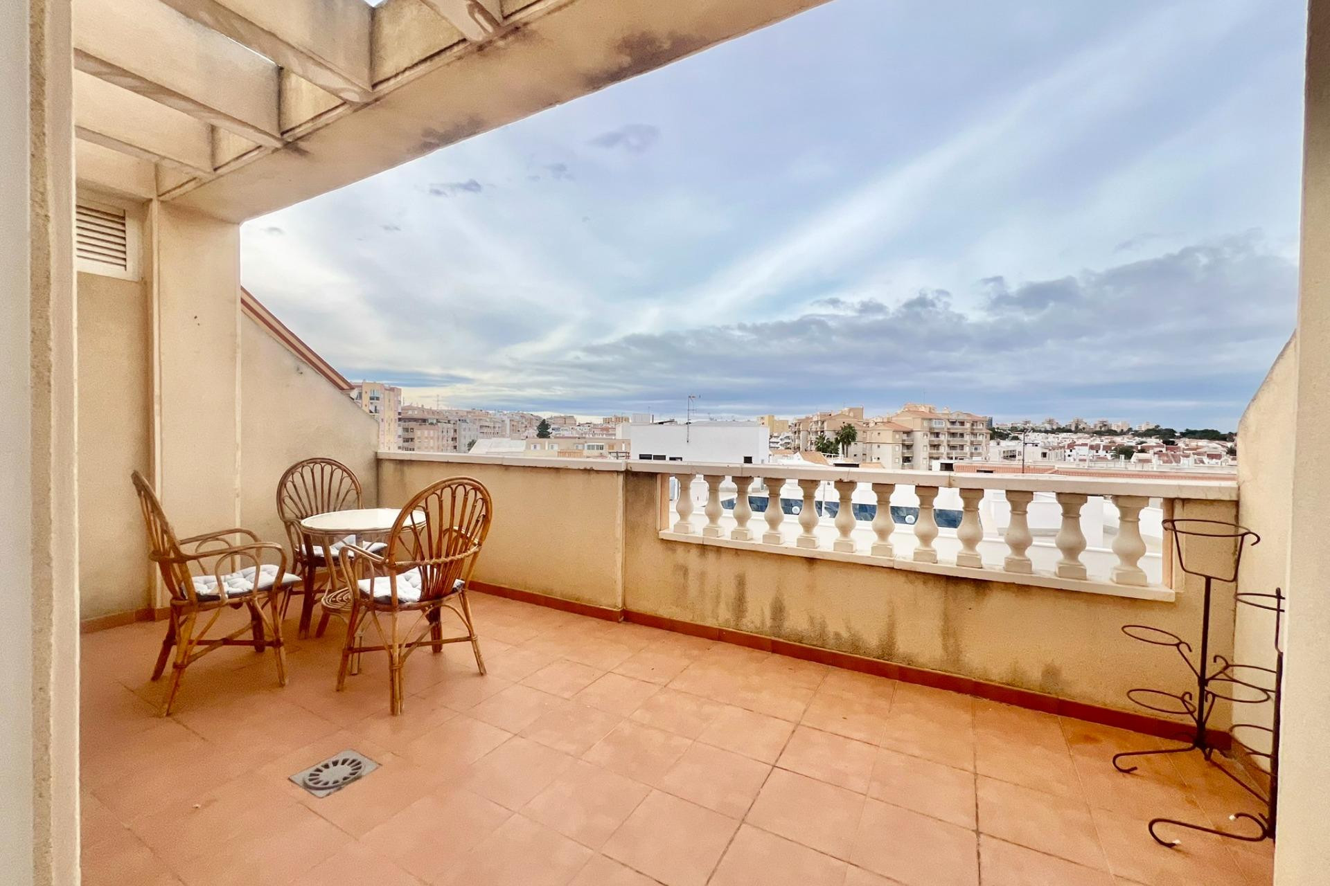 Resale - Apartment  - Torrevieja - Playa de los Locos