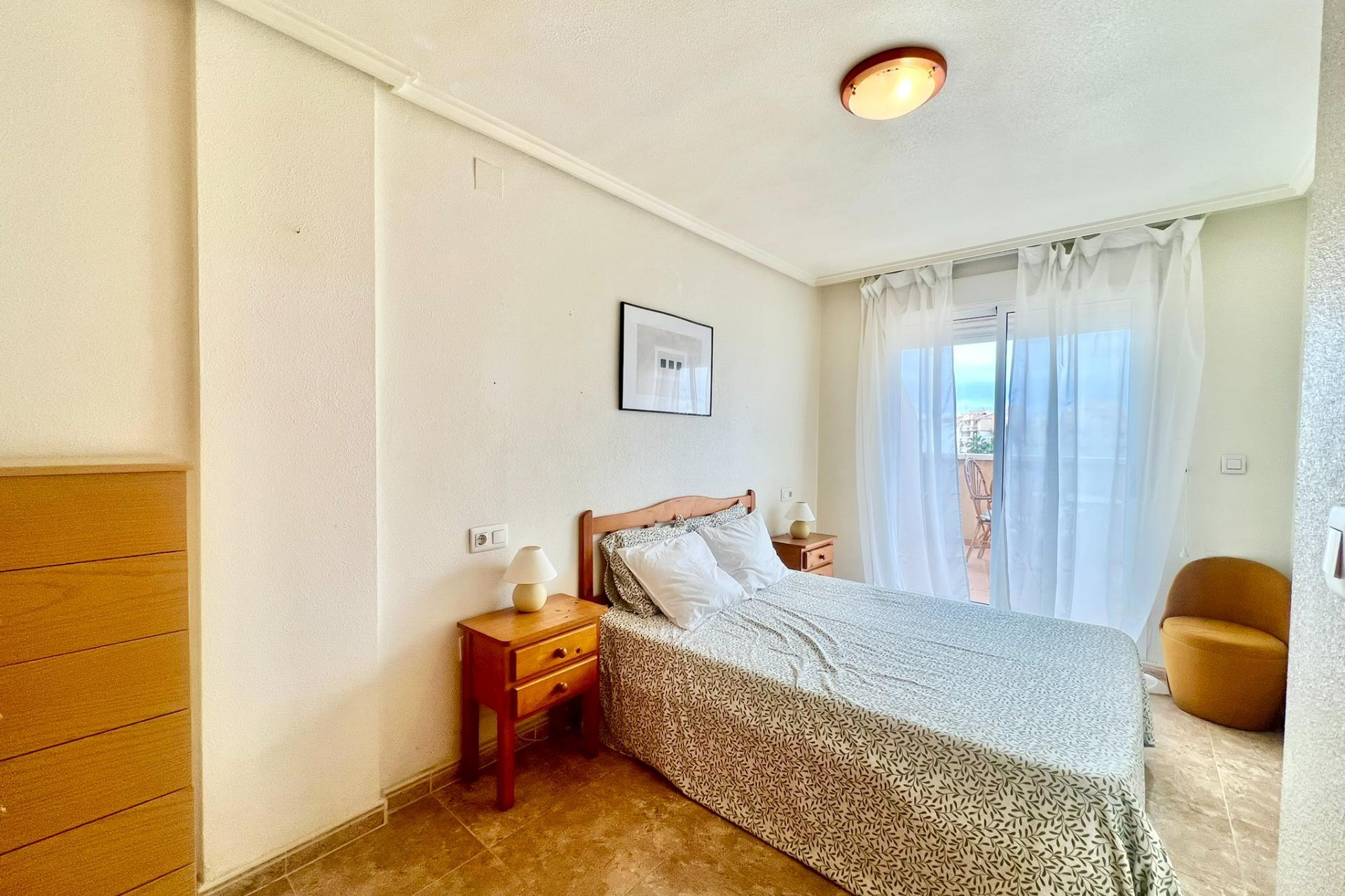 Resale - Apartment  - Torrevieja - Playa de los Locos